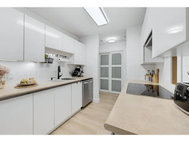 203 - 15375 17 AVENUE, Surrey 4