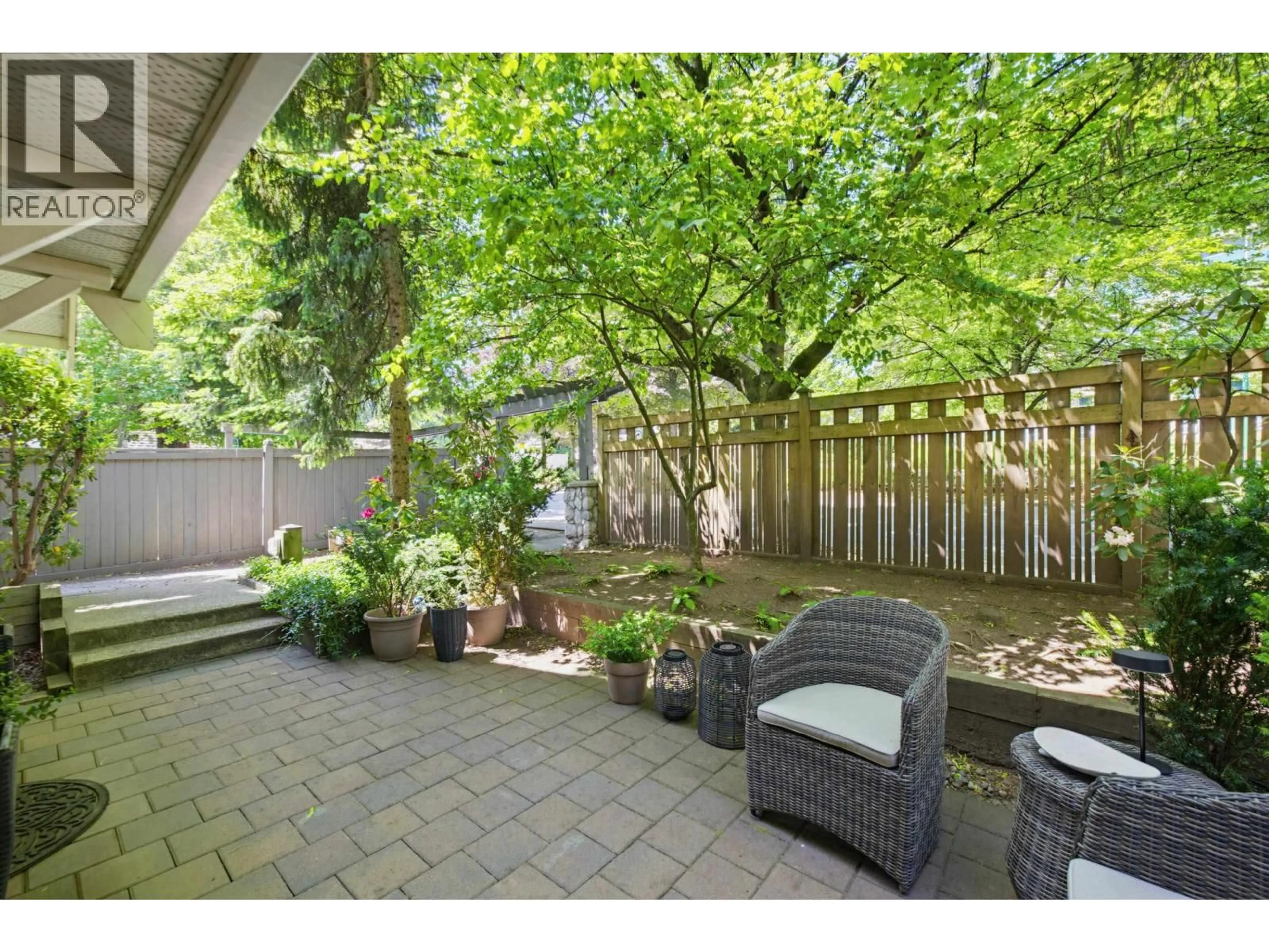 Patio, street for 1071 LYNN VALLEY ROAD, North Vancouver British Columbia V7J1Z6