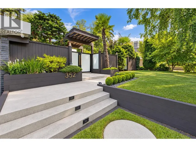 352 54 STREET, Delta 2