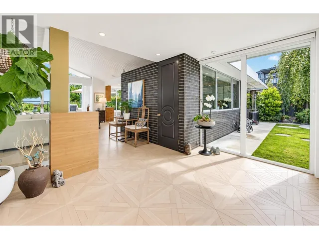 352 54 STREET, Delta 5