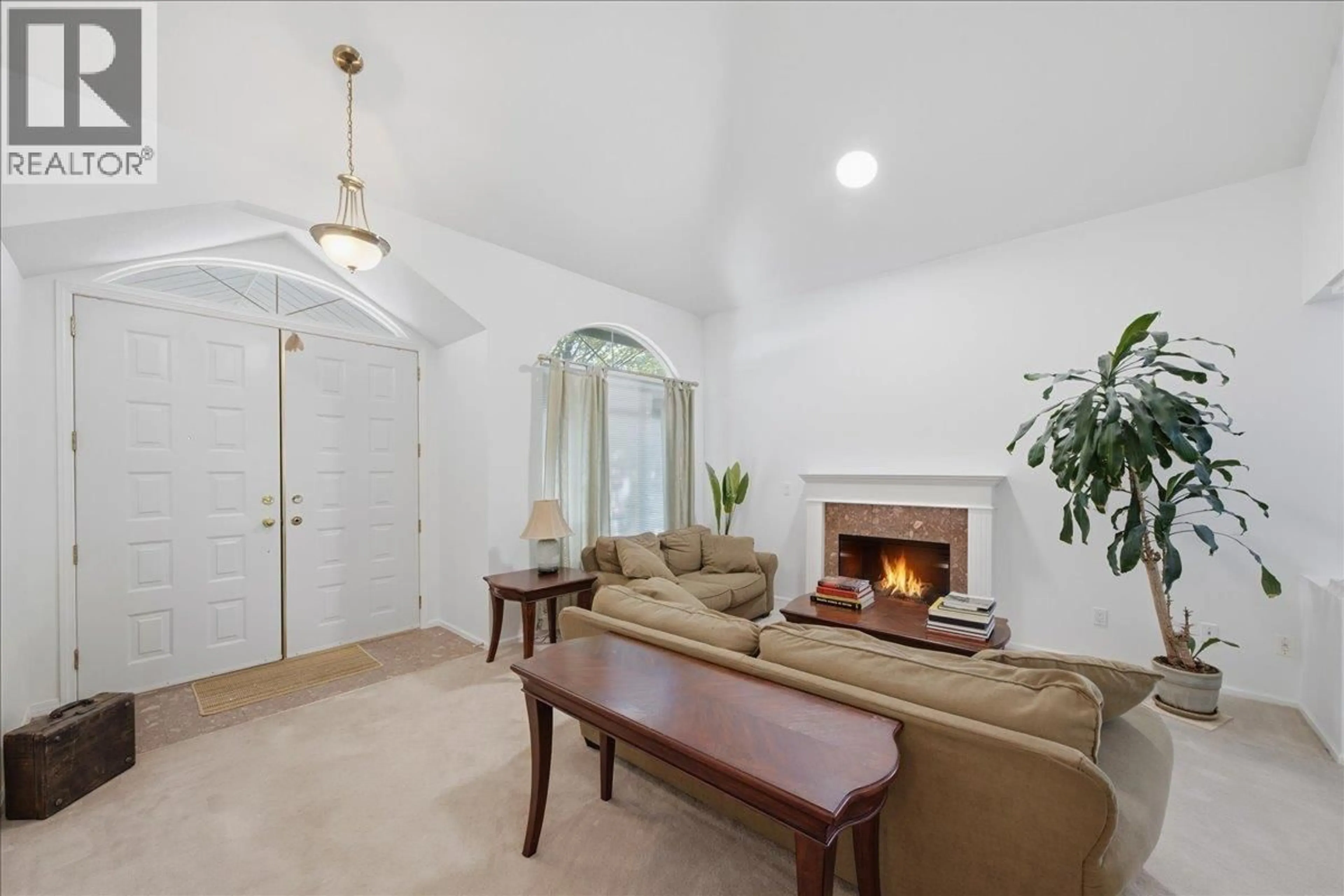 Living room with furniture, unknown for 1594 PLATEAU CRESCENT, Coquitlam British Columbia V3E3B3