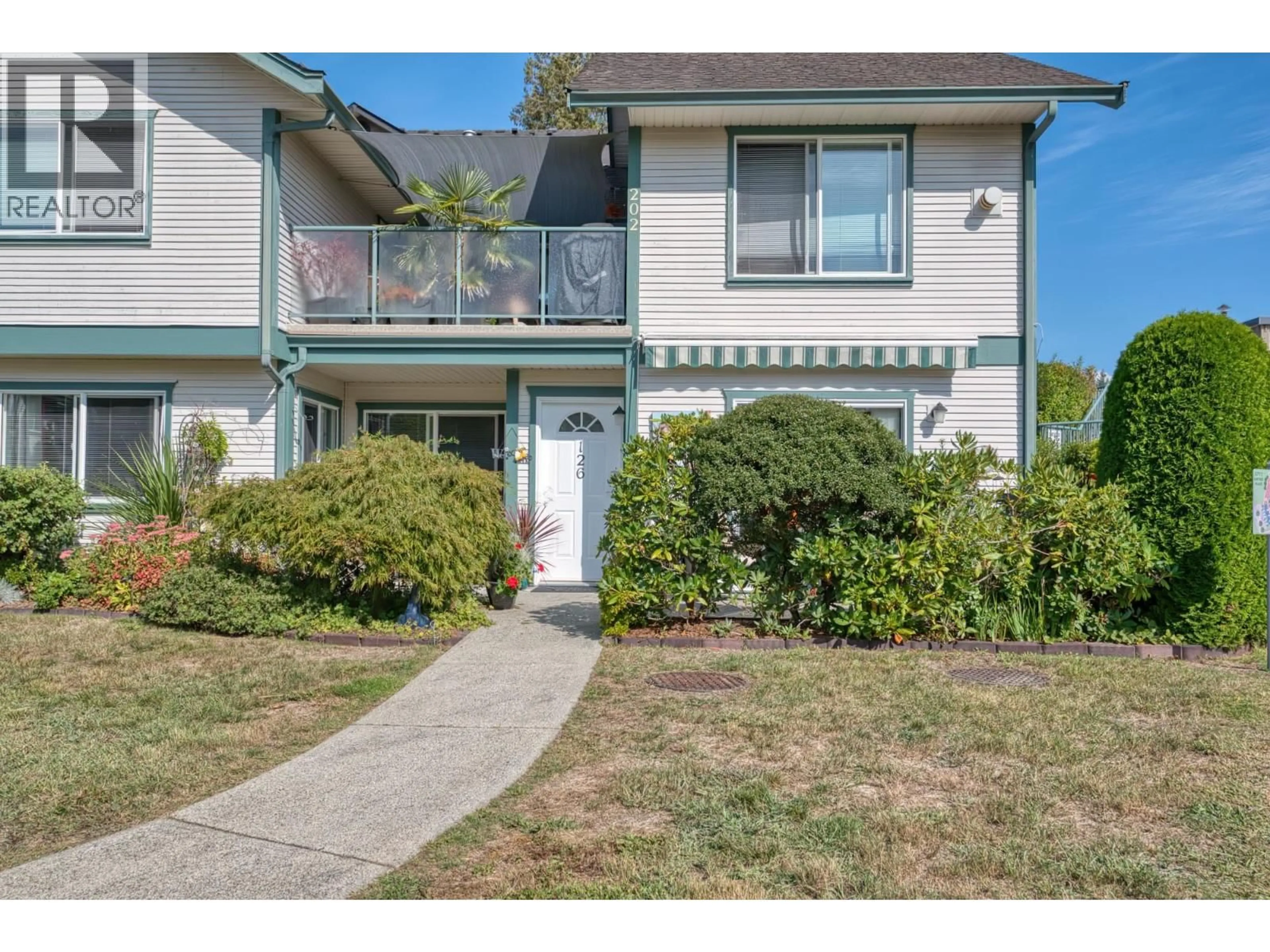 Home with vinyl exterior material, street for 126 - 5711 EBBTIDE STREET, Sechelt British Columbia V7Z0J5