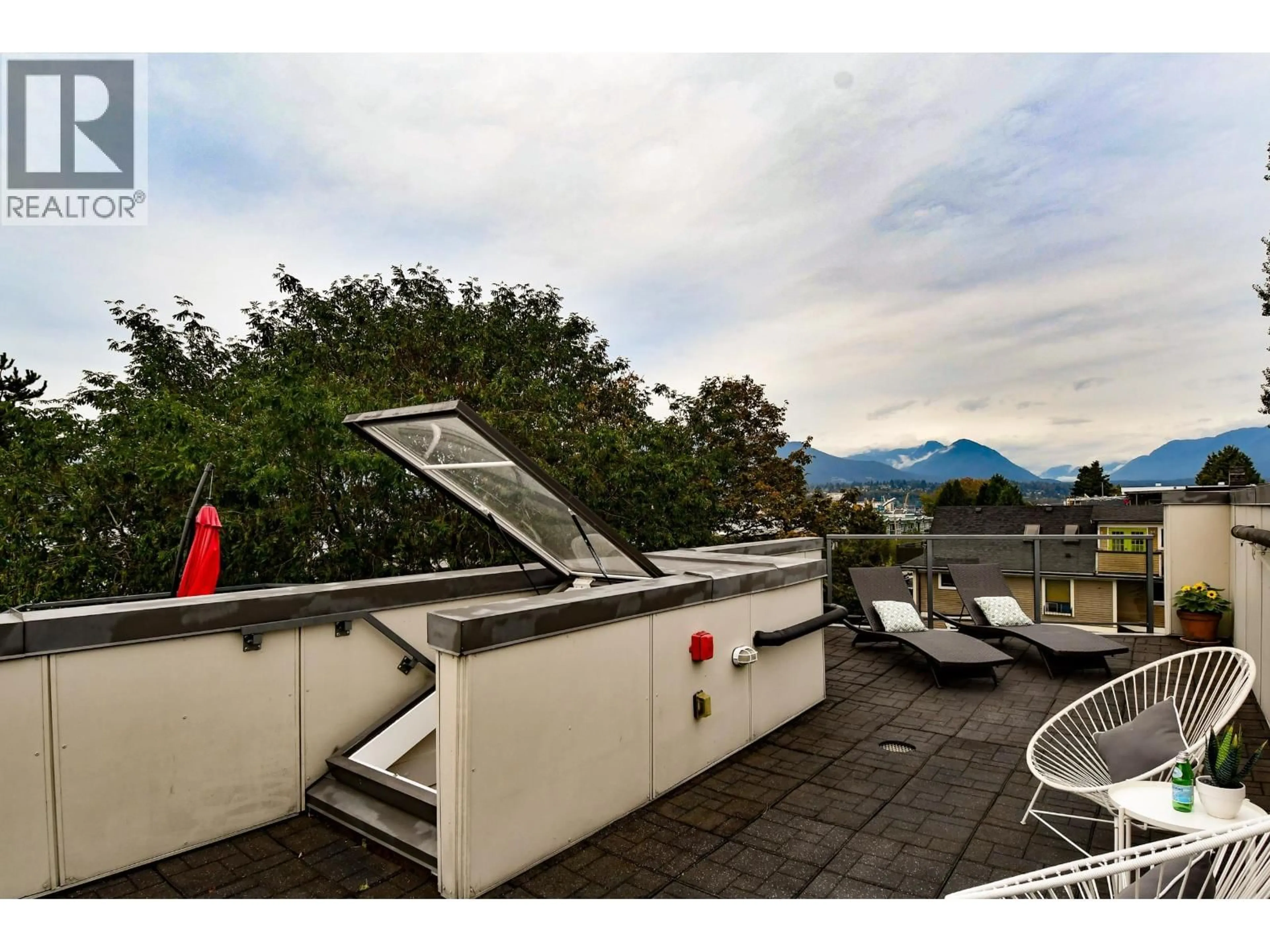 Unknown for 2118 ETON STREET, Vancouver British Columbia V5L1C7