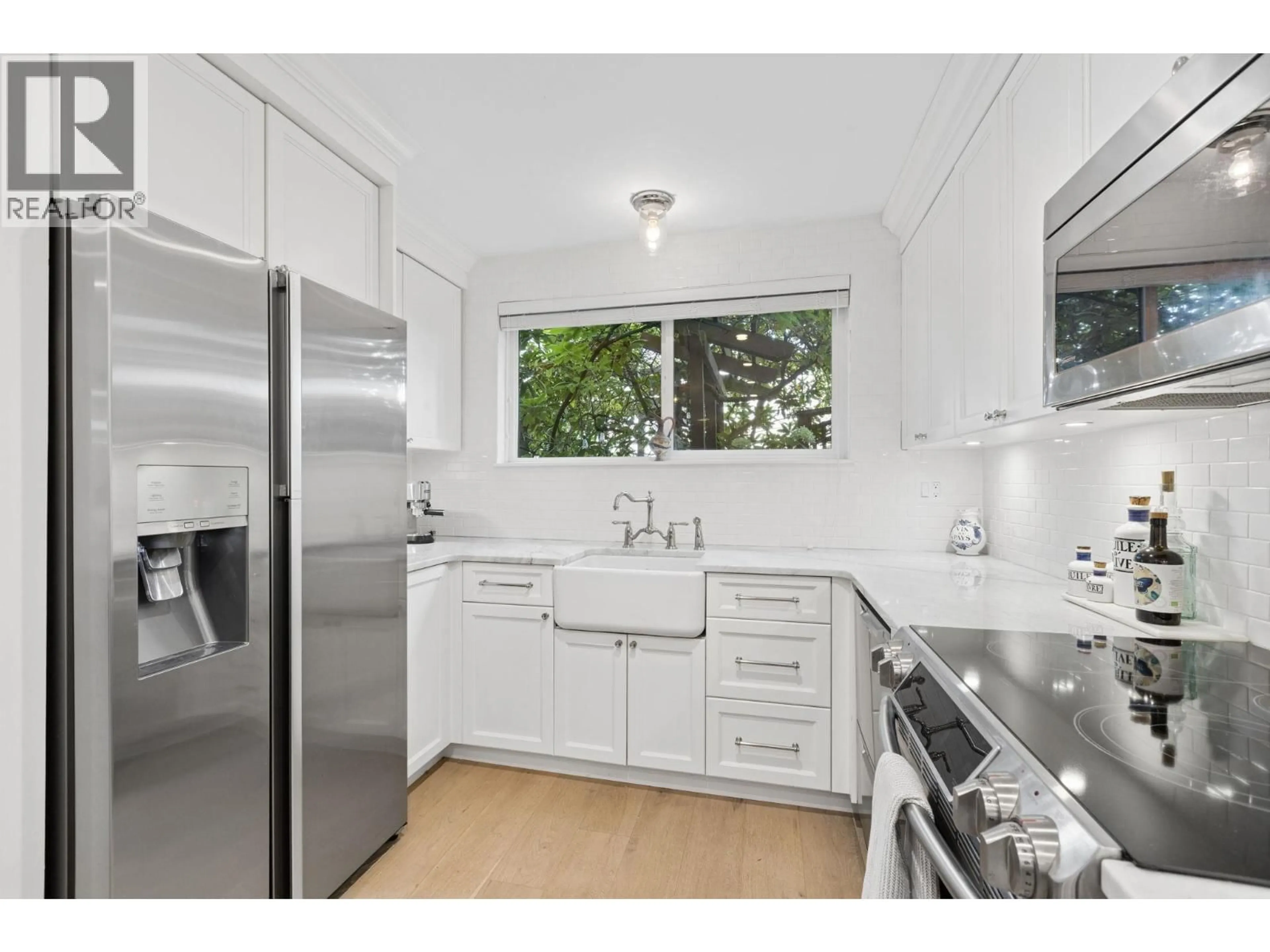 Standard kitchen, unknown for 104 - 2211 WEST 2ND AVE, Vancouver British Columbia V6K1H8