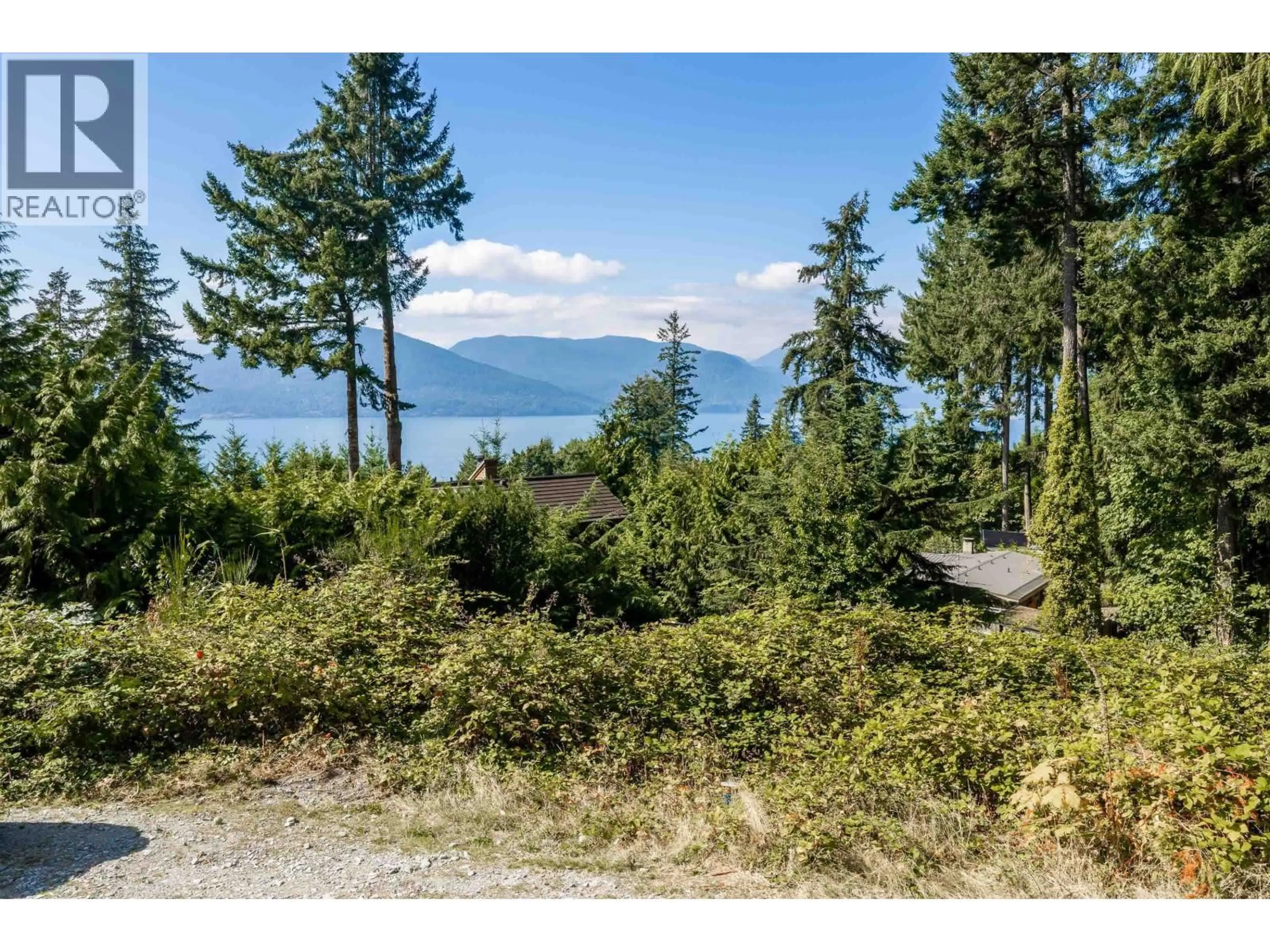 A pic from outside/outdoor area/front of a property/back of a property/a pic from drone, unknown for 475 BAYVIEW ROAD, Lions Bay British Columbia V0N2E0