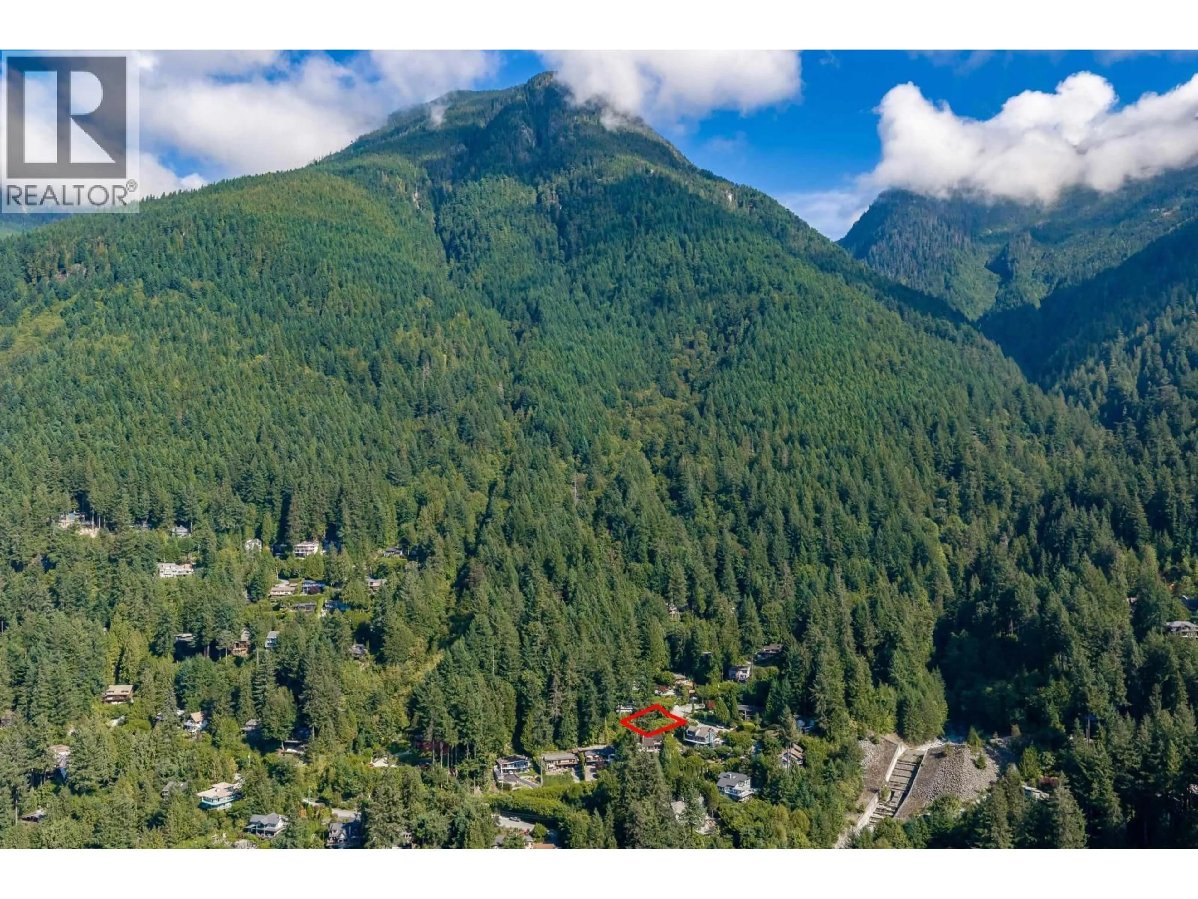 A pic from outside/outdoor area/front of a property/back of a property/a pic from drone, mountain view for 475 BAYVIEW ROAD, Lions Bay British Columbia V0N2E0
