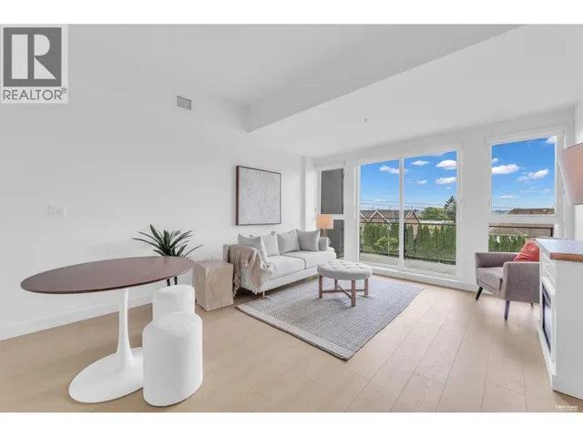 103/203 - 422 3RD STREET, North Vancouver 2