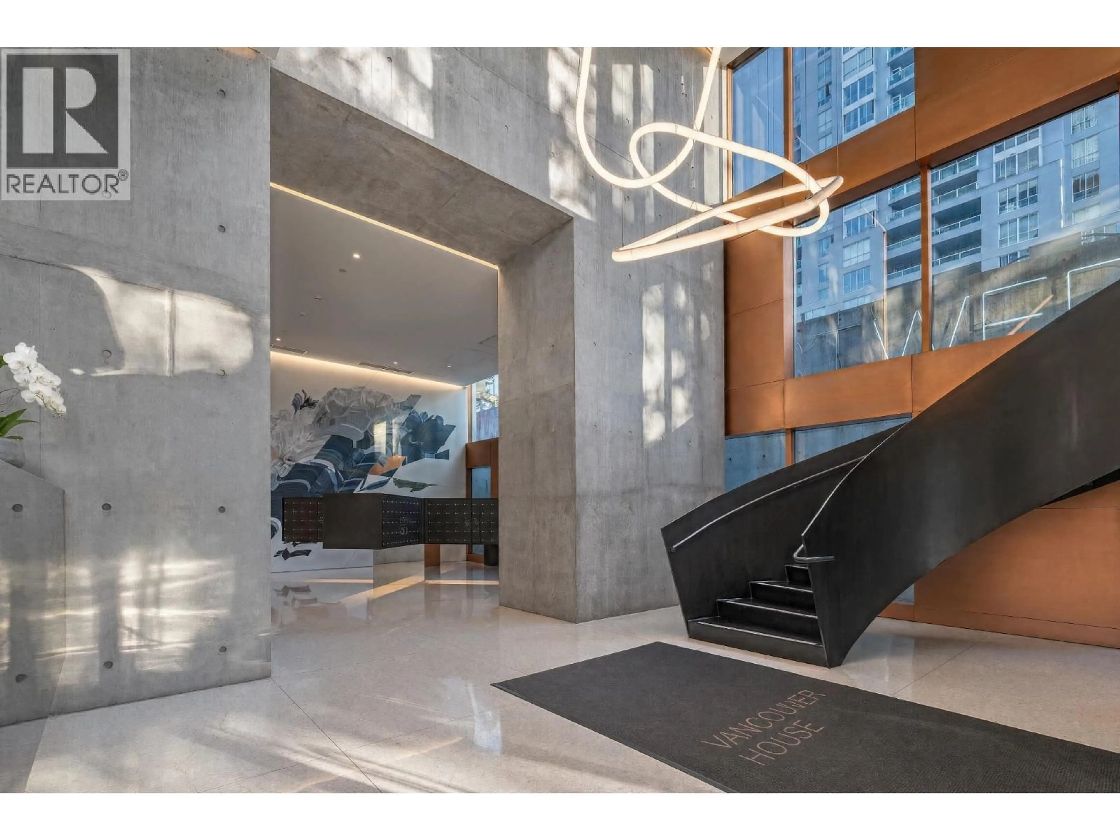 Indoor foyer for 1005 - 1480 HOWE STREET, Vancouver British Columbia V6Z0G5