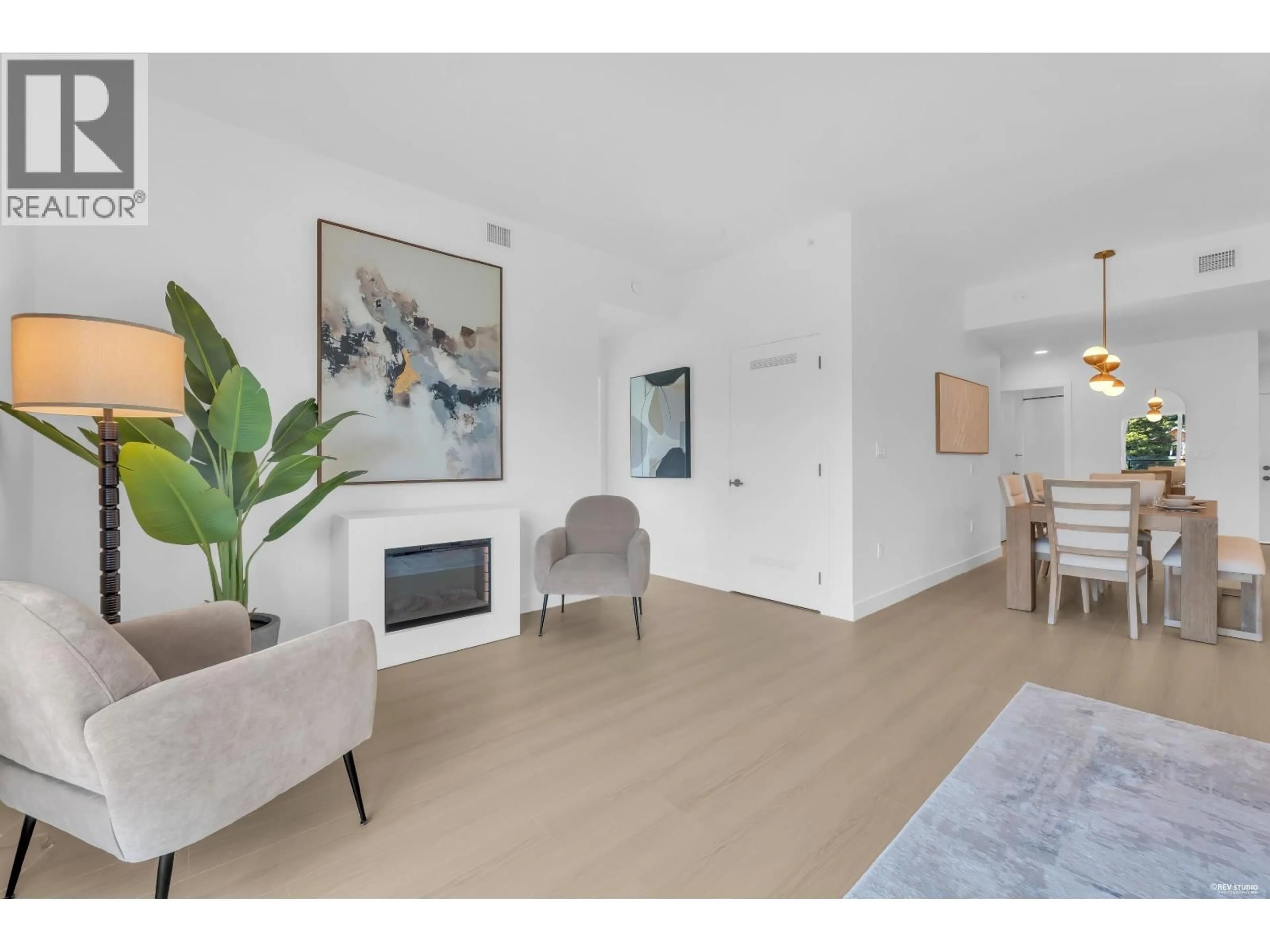 Living room with furniture, unknown for 510 - 422 3RD STREET, North Vancouver British Columbia V7L0K1