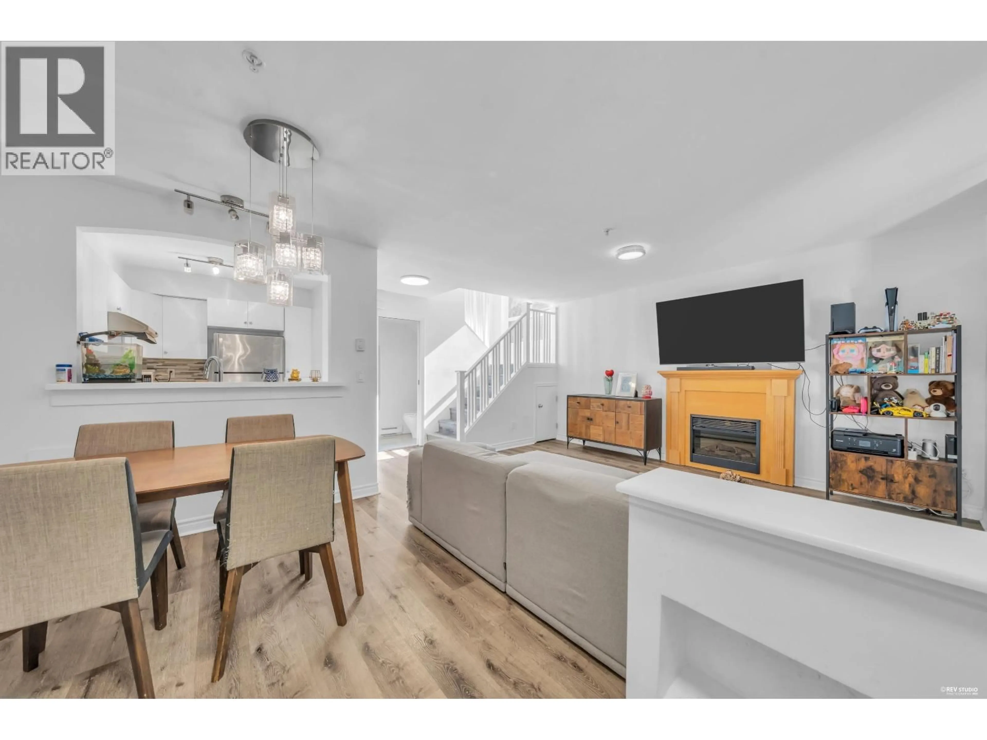 Open concept kitchen, unknown for 10 - 7128 STRIDE AVENUE, Burnaby British Columbia V3N1T5