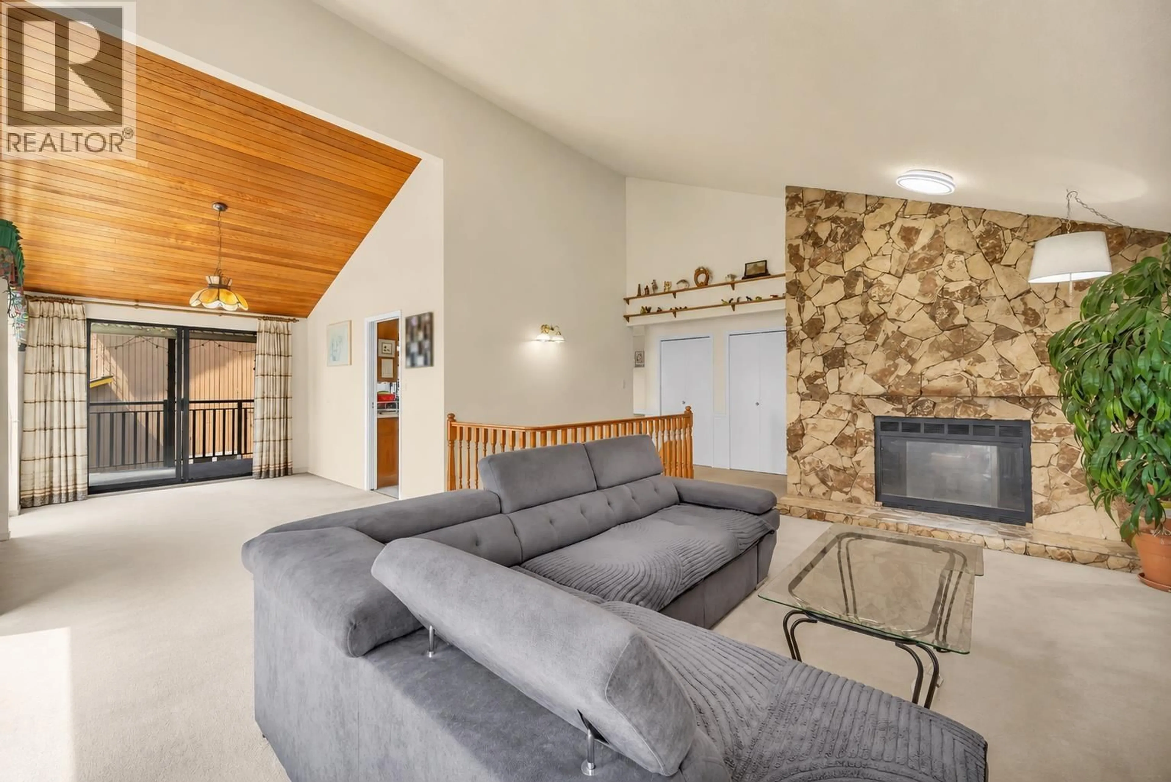 Living room with furniture, unknown for 415 GOYER COURT, Coquitlam British Columbia V3K6A2