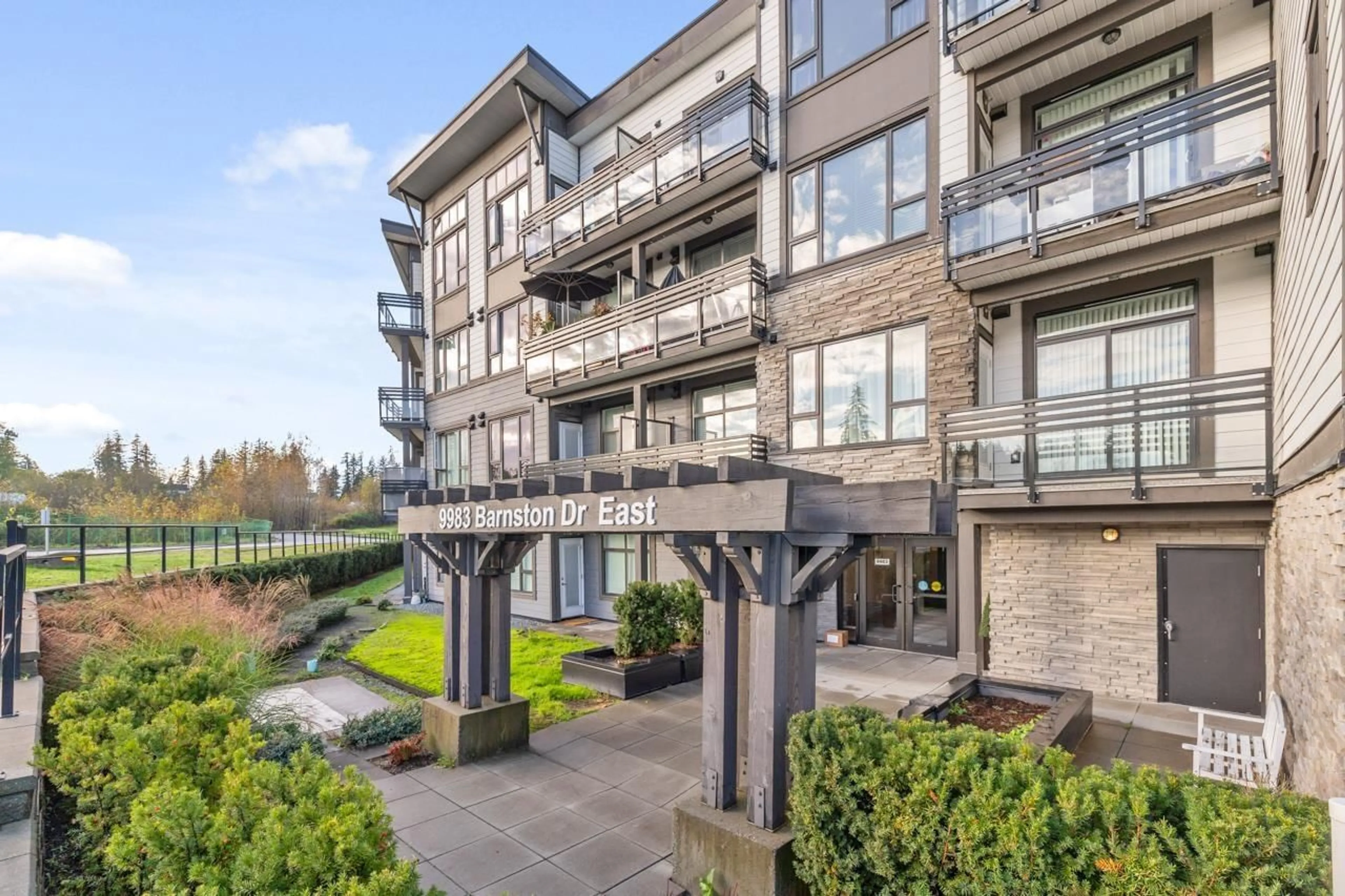 Patio, building for 309 - 9983 BARNSTON DRIVE EAST, Surrey British Columbia V4N6T3