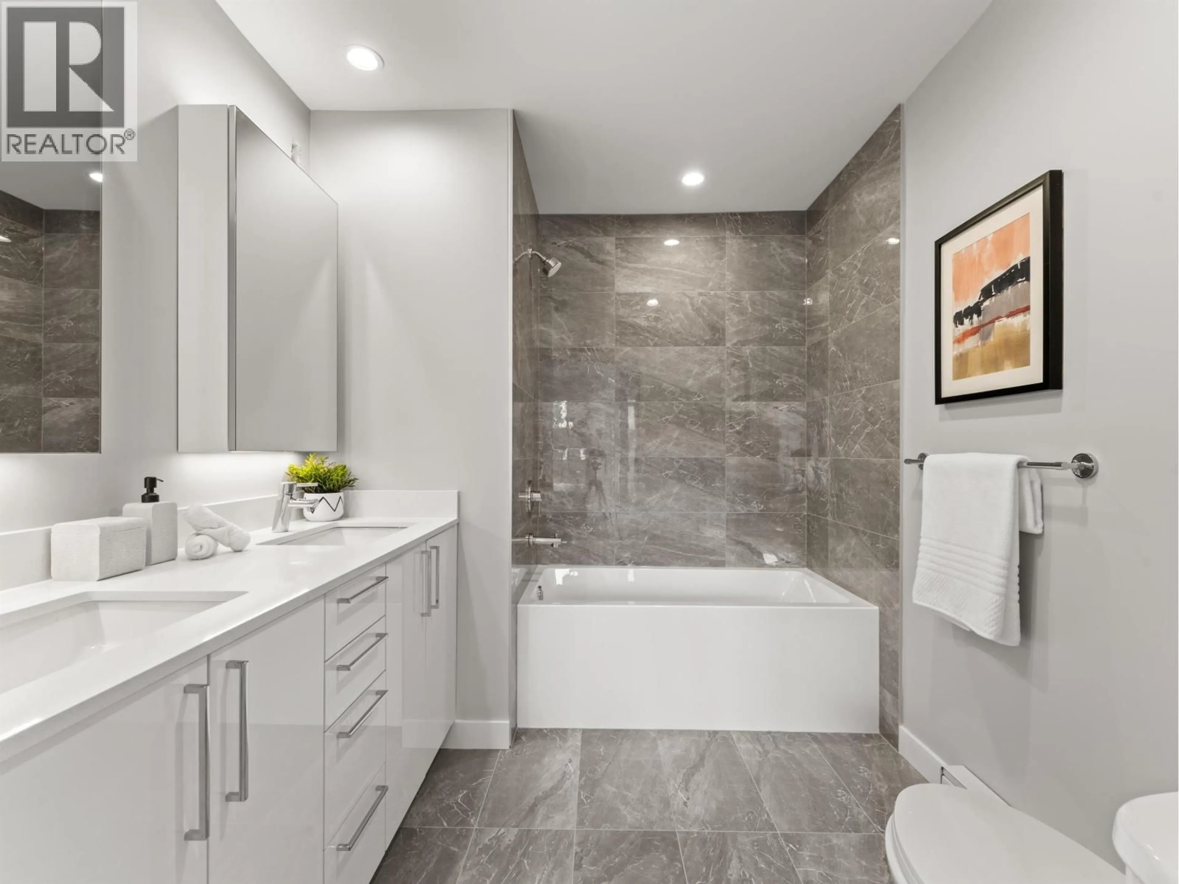 Contemporary bathroom, ceramic/tile floor for 27 - 4337 BOUNDARY ROAD, Richmond British Columbia V6V1S8