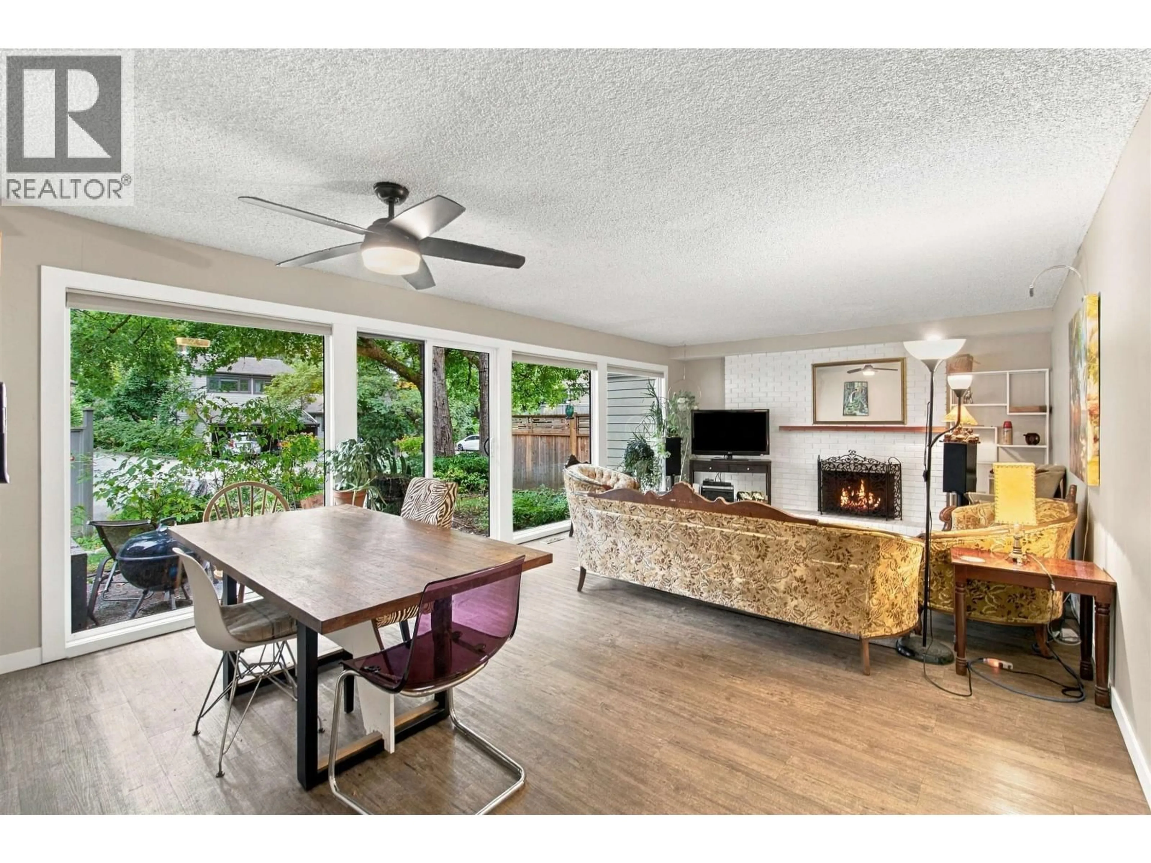 Unknown for 1063 HERITAGE BOULEVARD, North Vancouver British Columbia V7J3G7