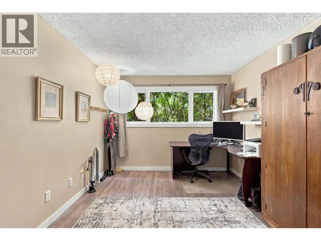 1063 HERITAGE BOULEVARD, North Vancouver 5