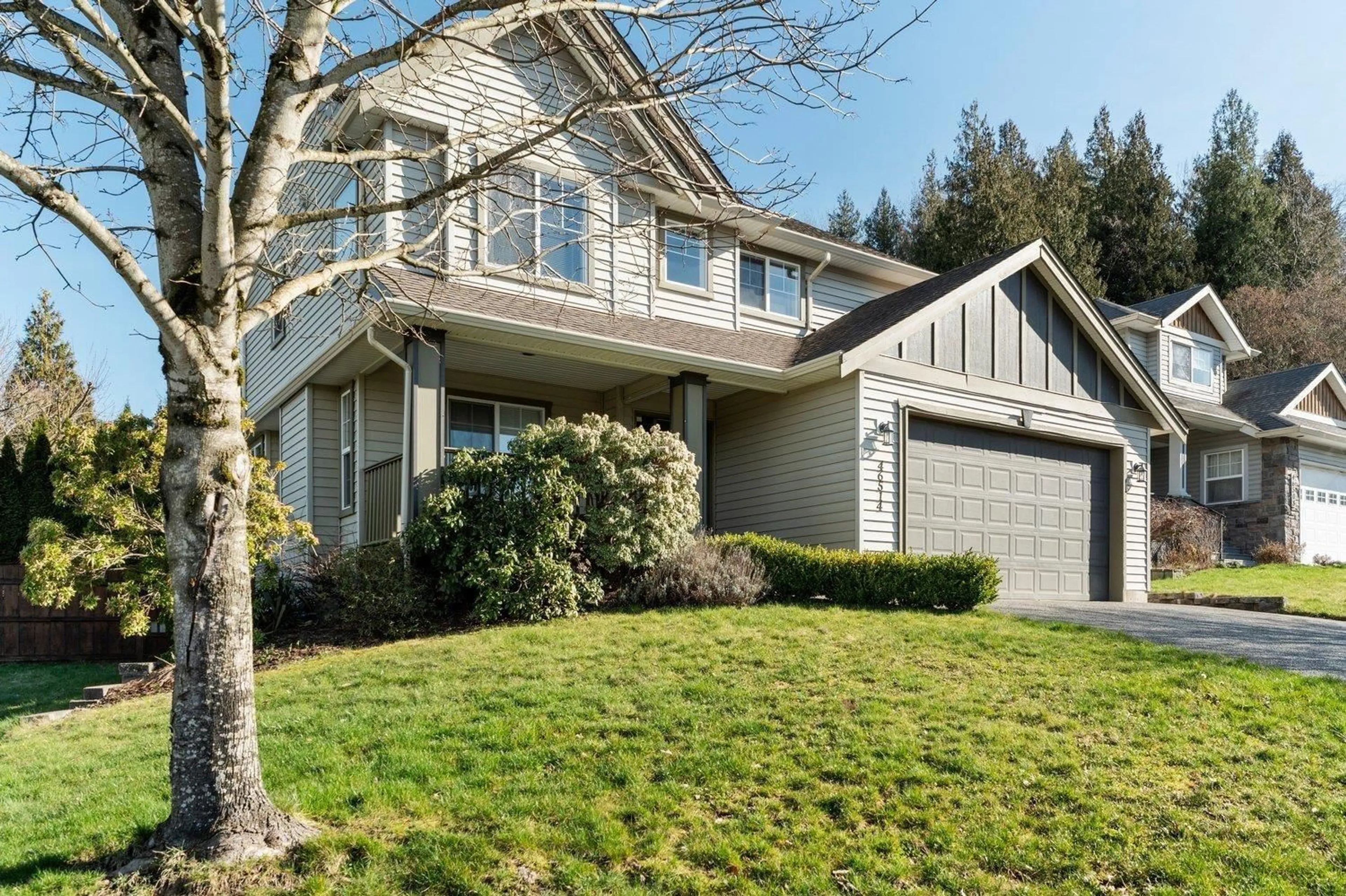 Home with vinyl exterior material, street for 46514 LEAR DRIVE, Chilliwack British Columbia V2R5P6