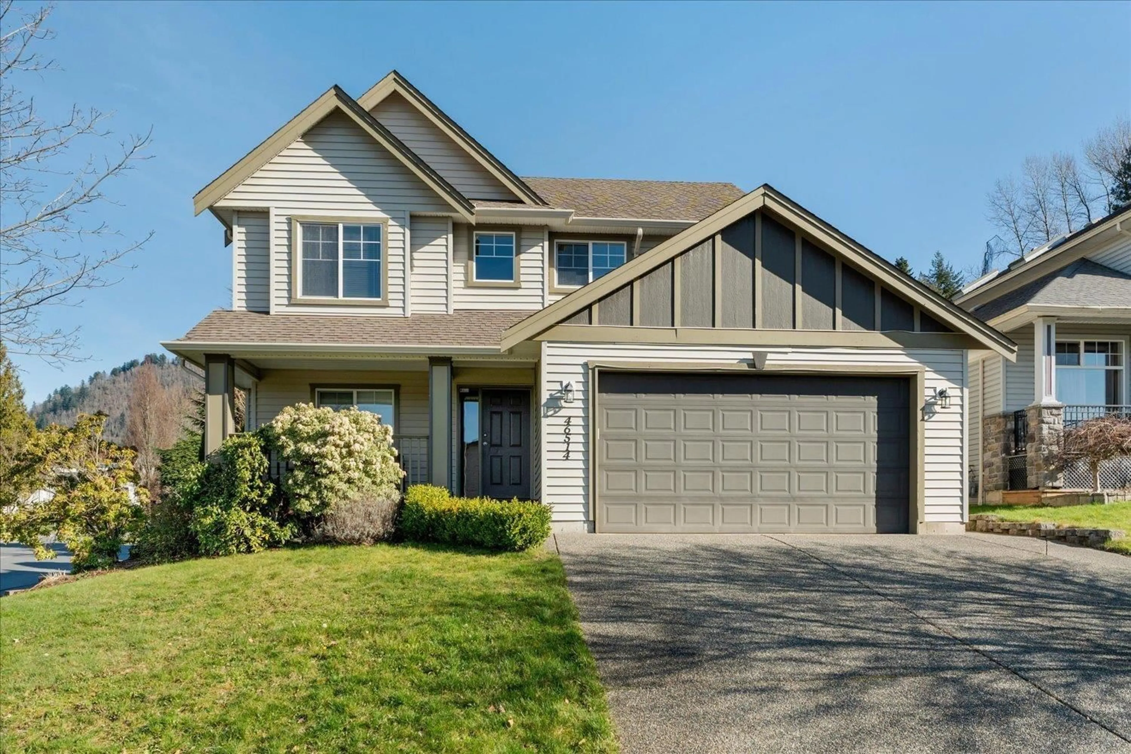 Home with vinyl exterior material, street for 46514 LEAR DRIVE, Chilliwack British Columbia V2R5P6