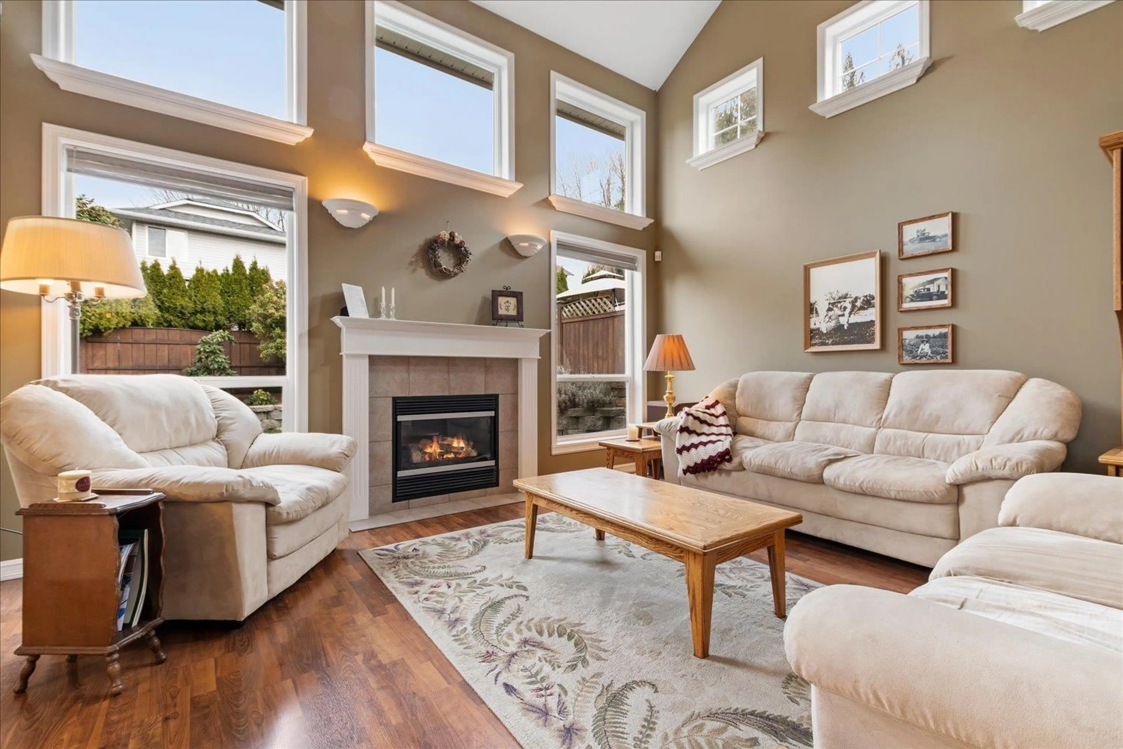 Living room with furniture, unknown for 46514 LEAR DRIVE, Chilliwack British Columbia V2R5P6