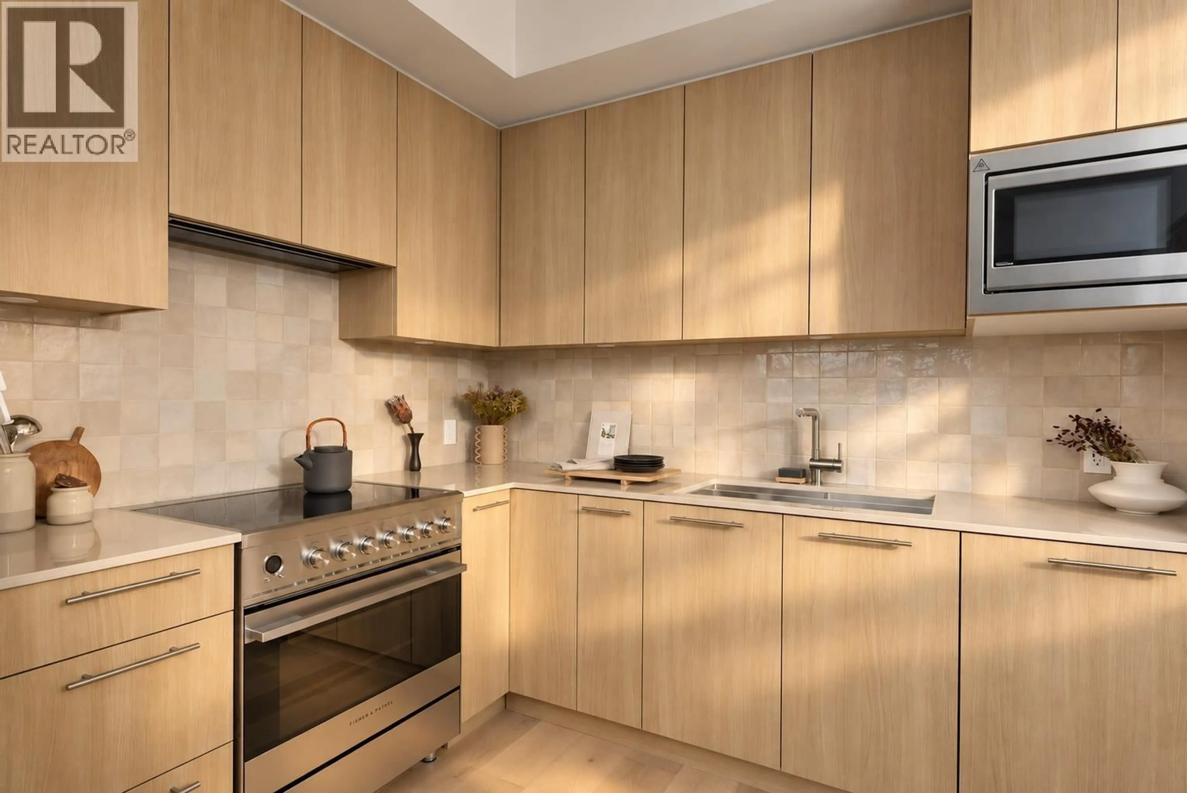 Standard kitchen, unknown for 2 - 2063 13TH AVENUE, Vancouver British Columbia V5N2C5