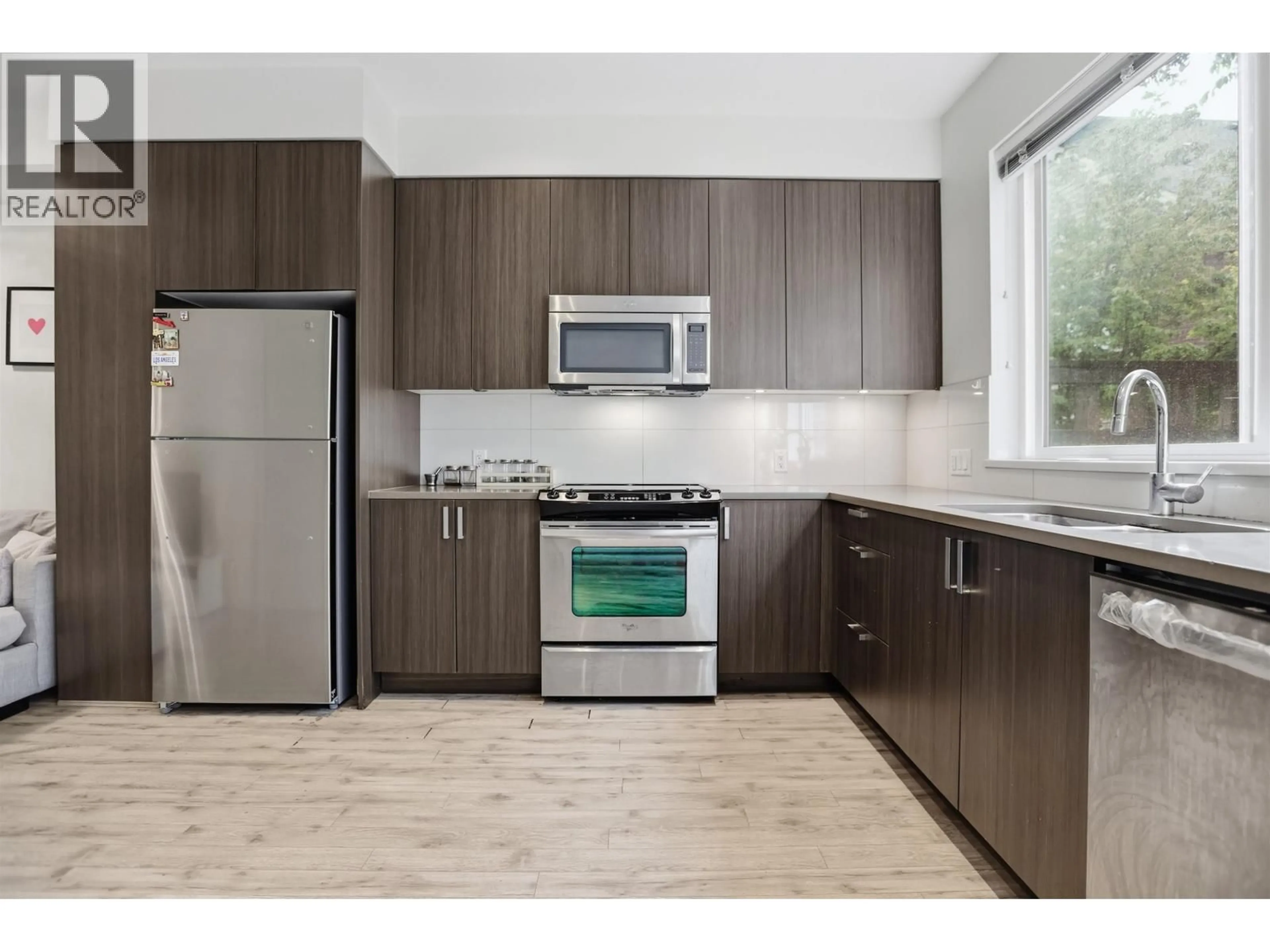 Standard kitchen, unknown for 32 - 7458 BRITTON STREET, Burnaby British Columbia V3N3A5