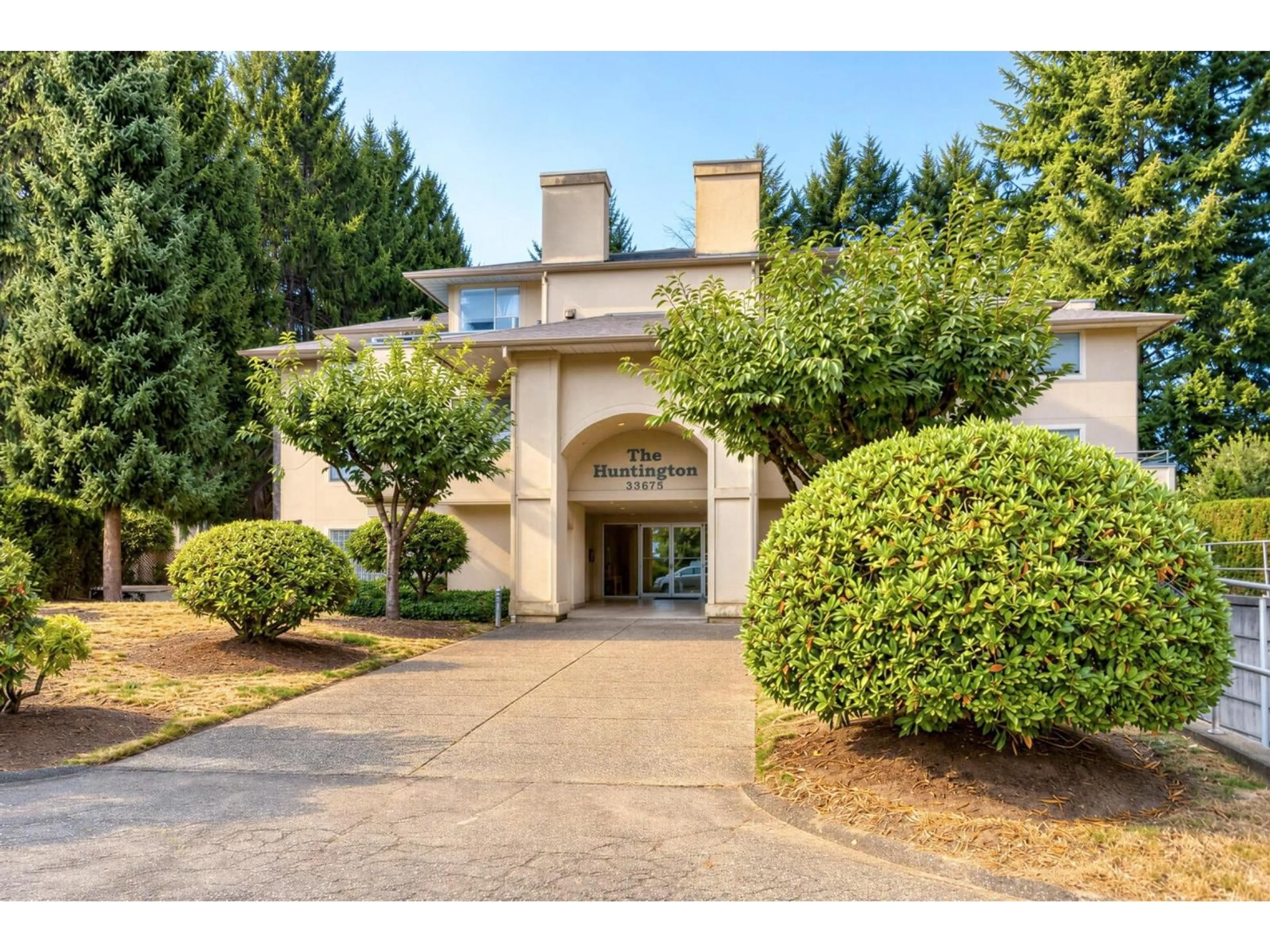 Indoor foyer for 206 - 33675 MARSHALL ROAD, Abbotsford British Columbia V2S1L4