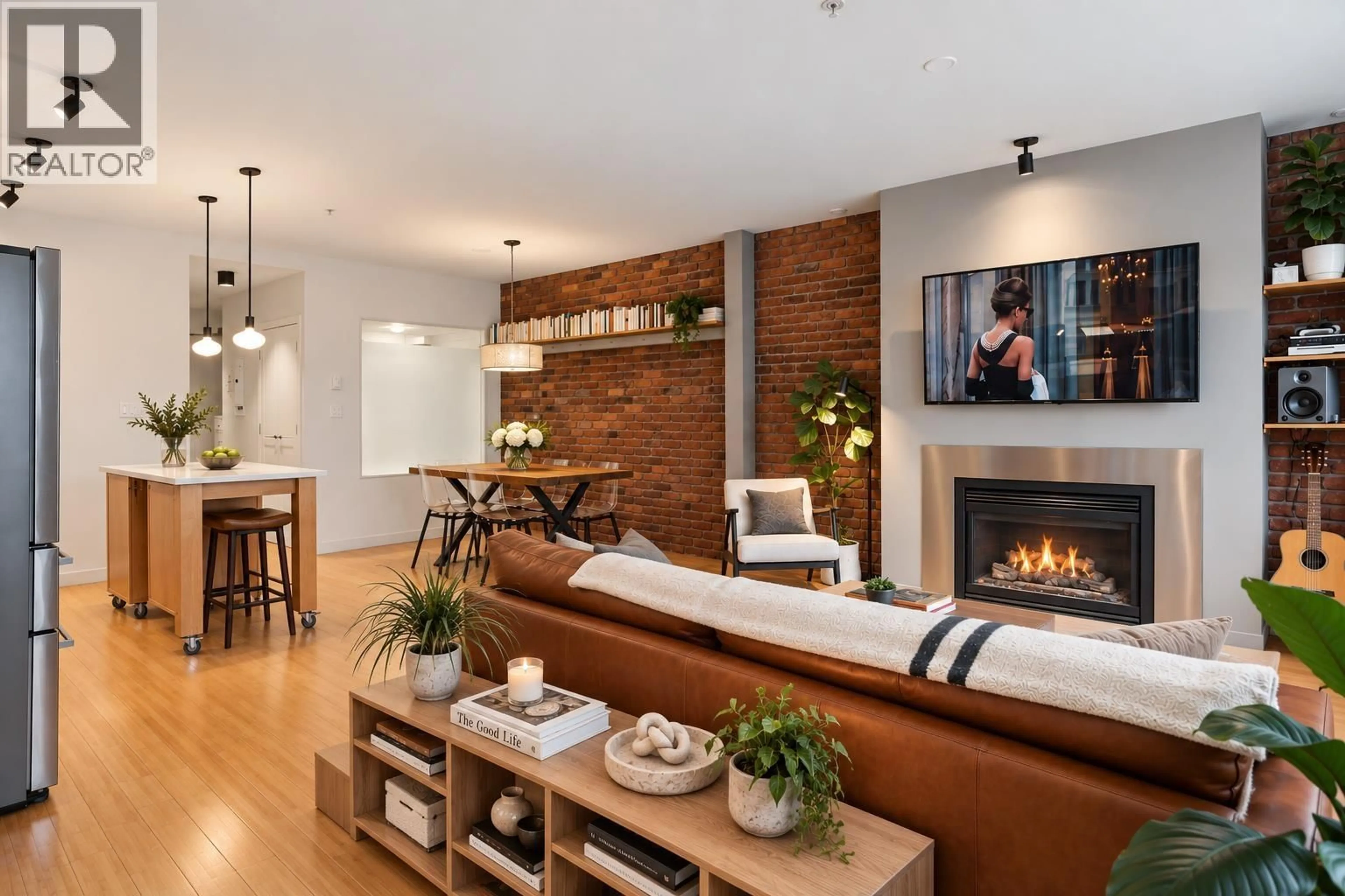 Living room with furniture, unknown for 401 - 1072 HAMILTON STREET, Vancouver British Columbia V6B2R9