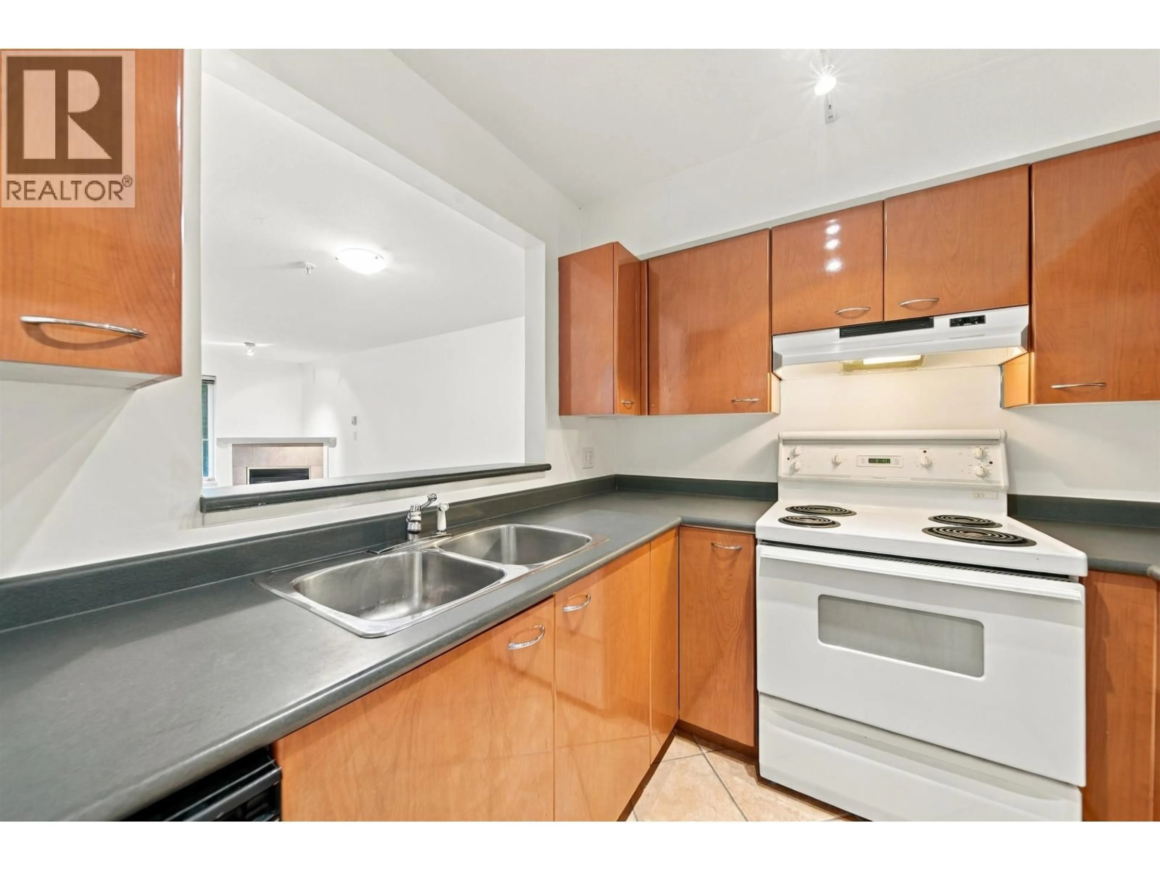 Standard kitchen, unknown for 106 - 2268 WELCHER AVENUE, Port Coquitlam British Columbia V3C1X4