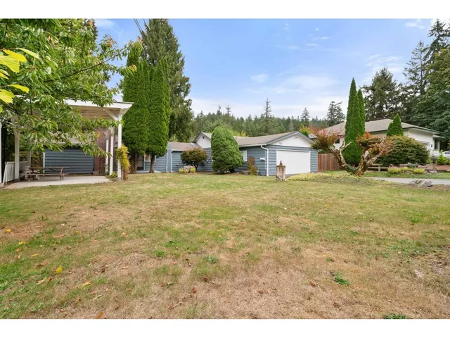 555 GLENAIRE DRIVE, Hope 3