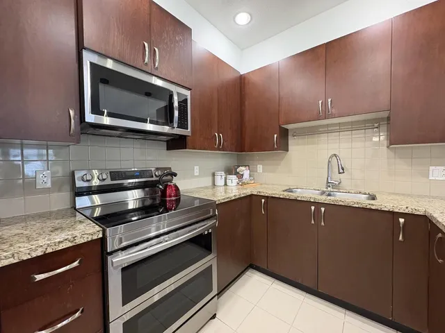 112 - 10237 133 STREET, Surrey 3