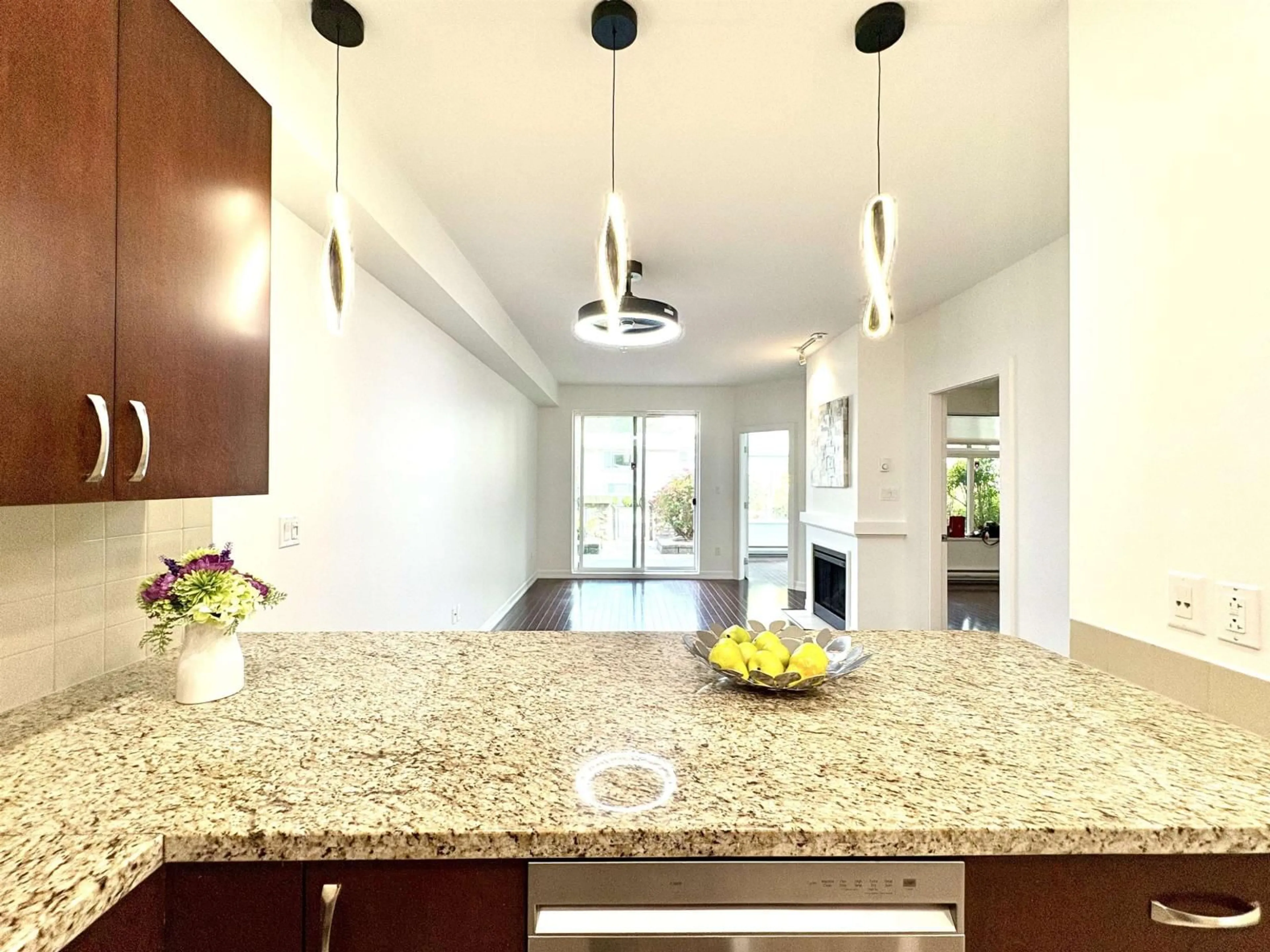 Contemporary kitchen, ceramic/tile floor for 112 - 10237 133 STREET, Surrey British Columbia V3T0C6