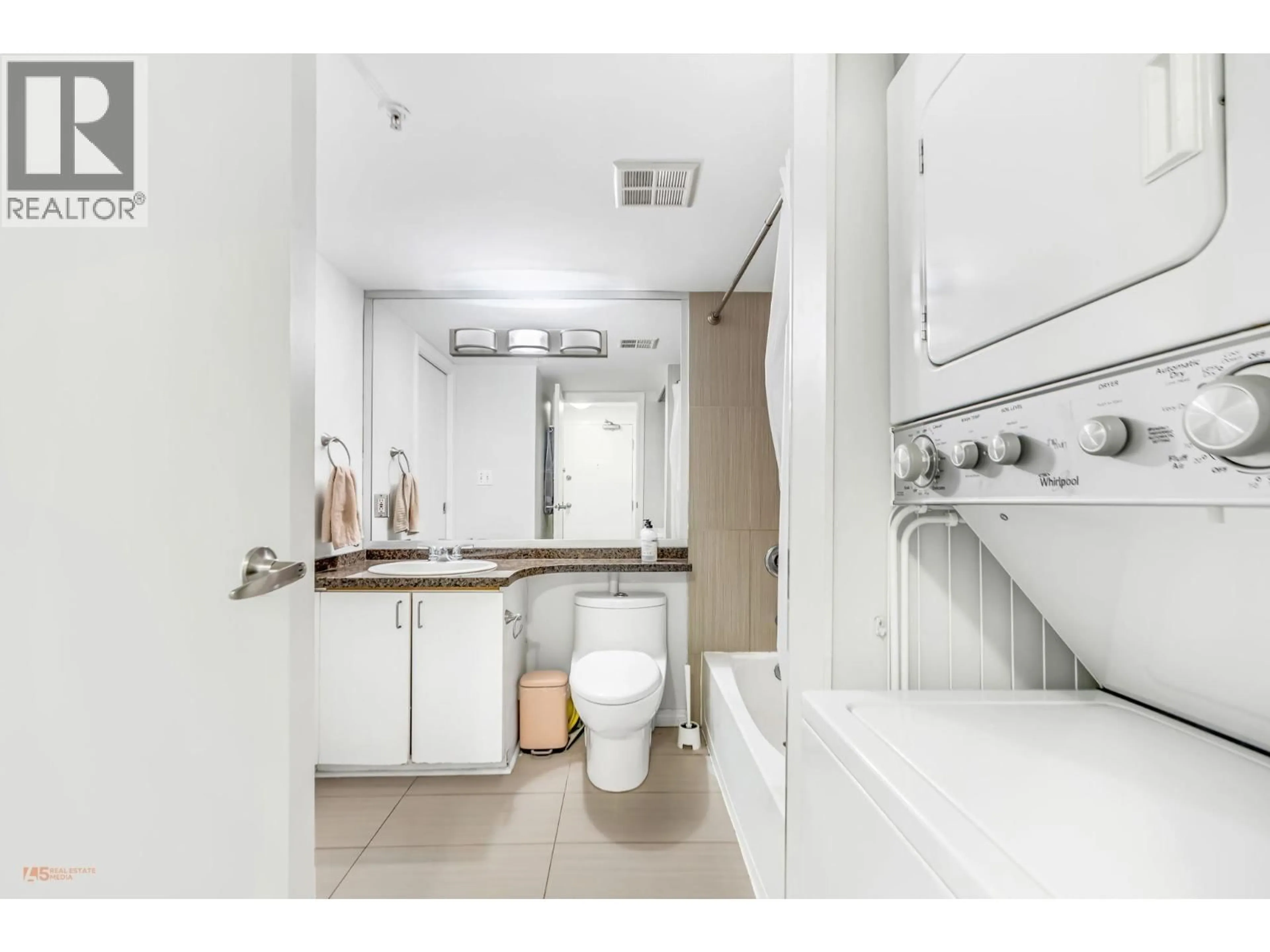 Standard bathroom, ceramic/tile floor for 2010 - 438 SEYMOUR STREET, Vancouver British Columbia V6B6H4