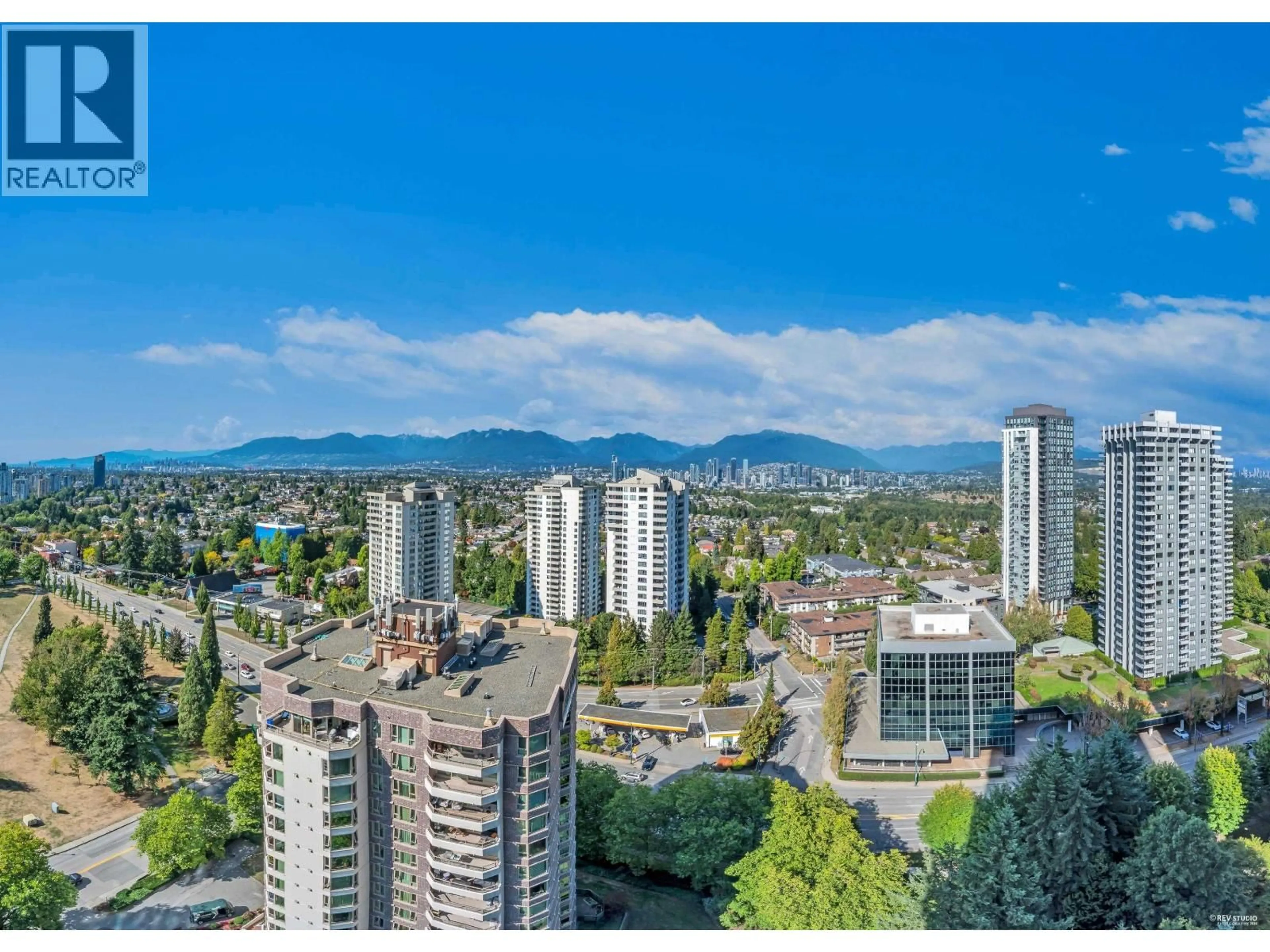 A pic from outside/outdoor area/front of a property/back of a property/a pic from drone, city buildings view from balcony for 2608 - 5883 BARKER AVENUE, Burnaby British Columbia V5H0G4