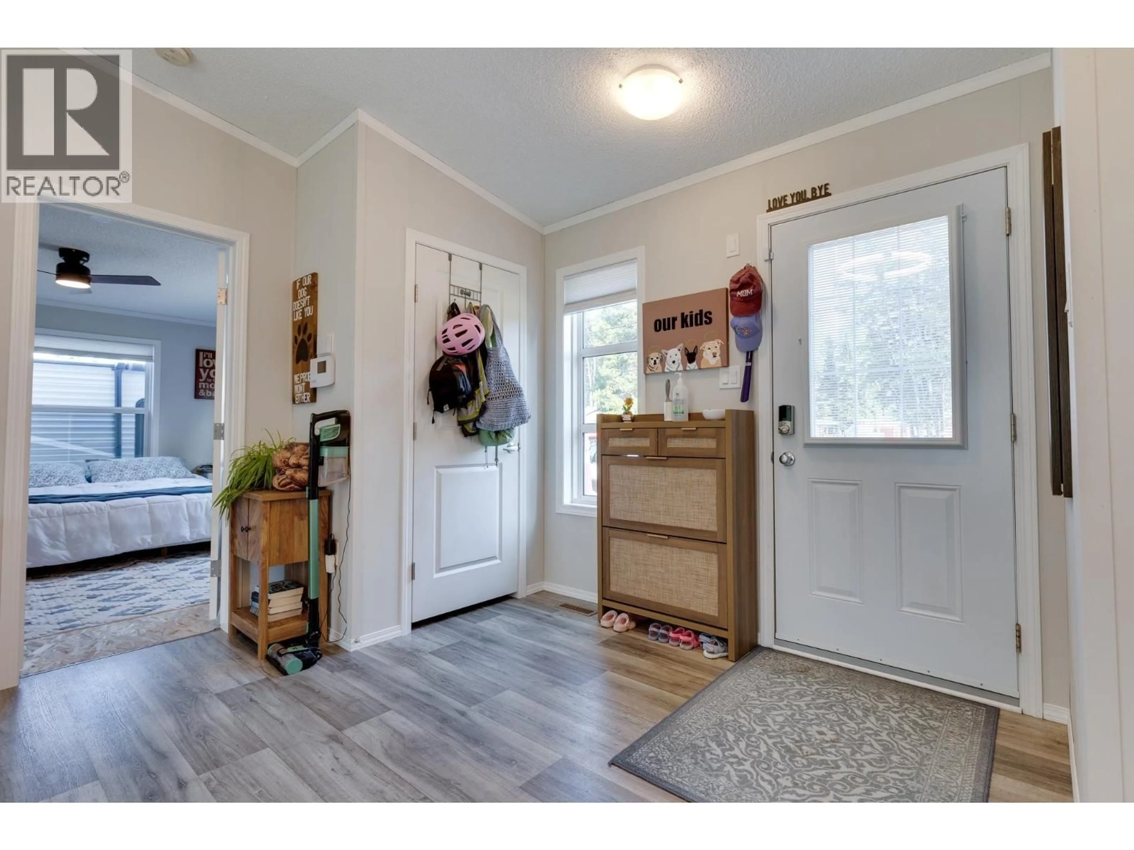 Indoor entryway for 8369 CANTLE DRIVE, Prince George British Columbia V2N6N3