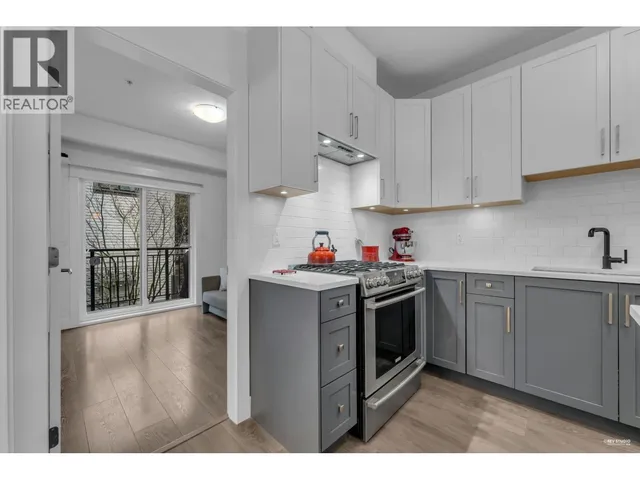 5795 WALES STREET, Vancouver 5