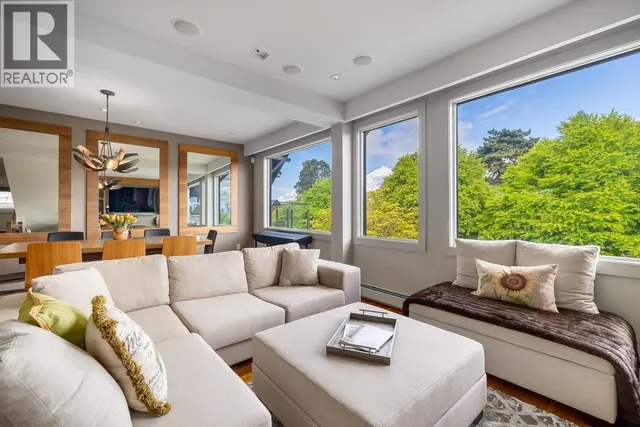 3240 1ST AVENUE, Vancouver 5