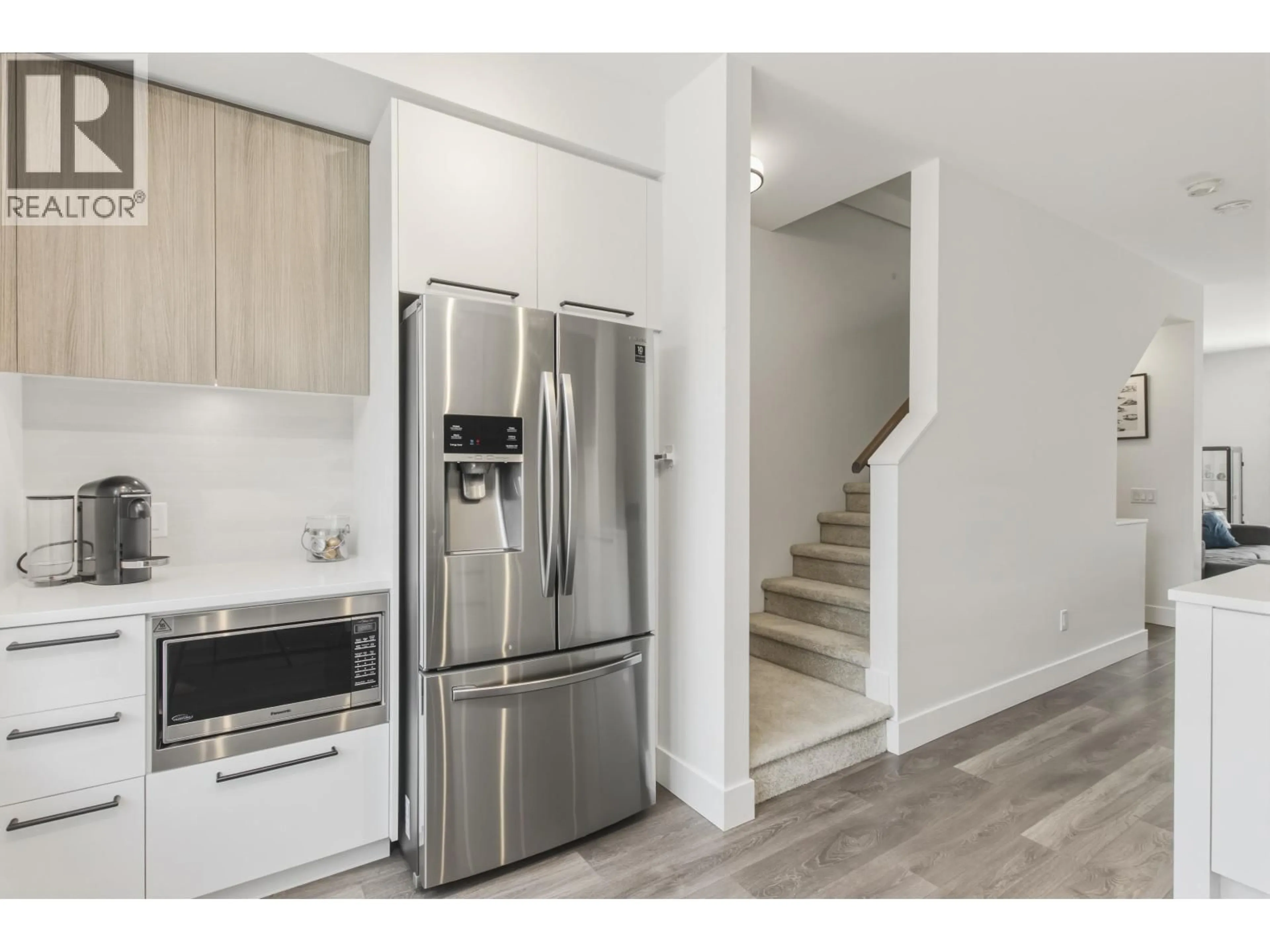 Open concept kitchen, unknown for 1329 HALYARD PLACE, Squamish British Columbia V8B2A1