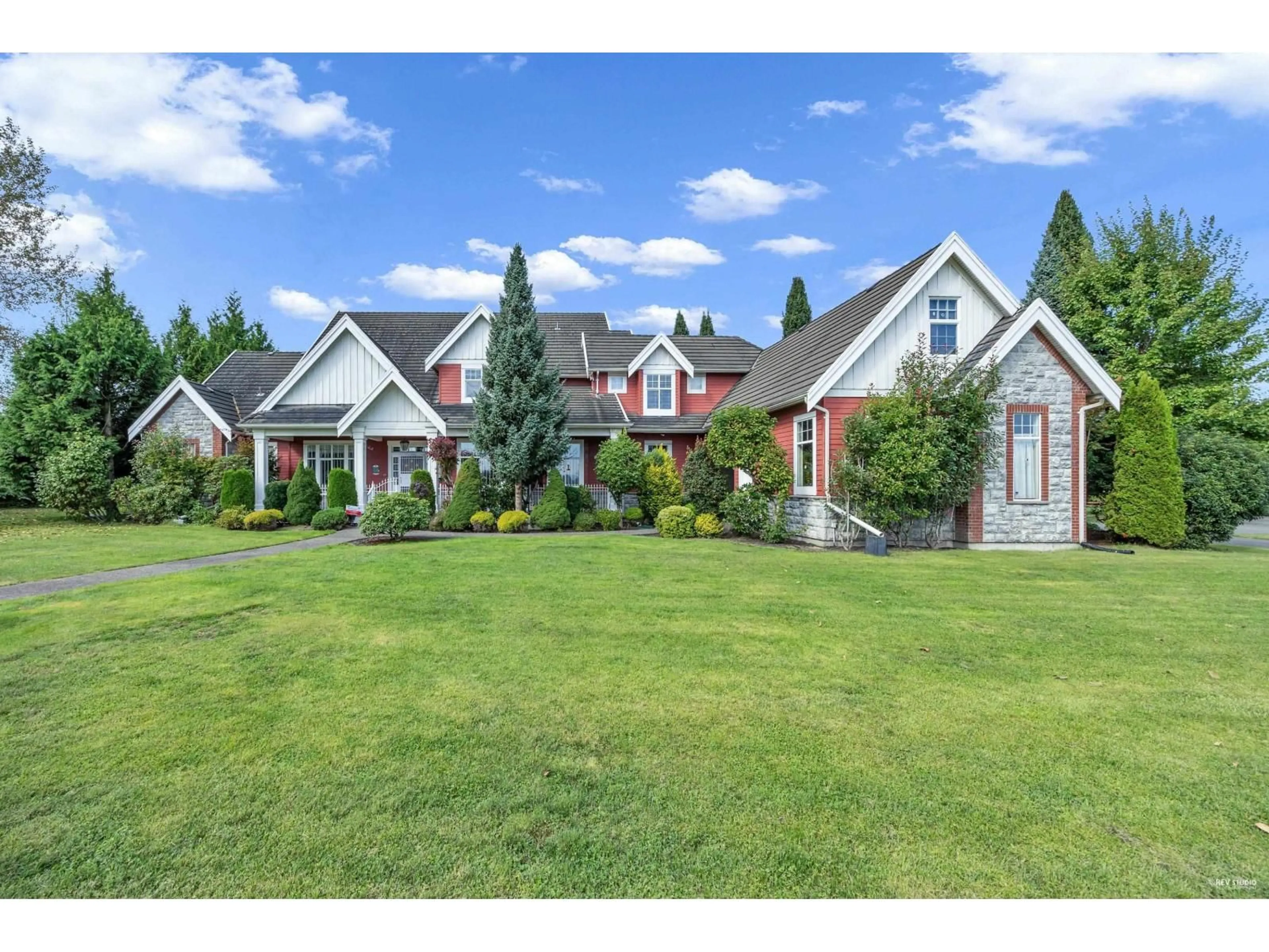 A pic from outside/outdoor area/front of a property/back of a property/a pic from drone, mountain view for 3352 164A STREET, Surrey British Columbia V3Z0G5