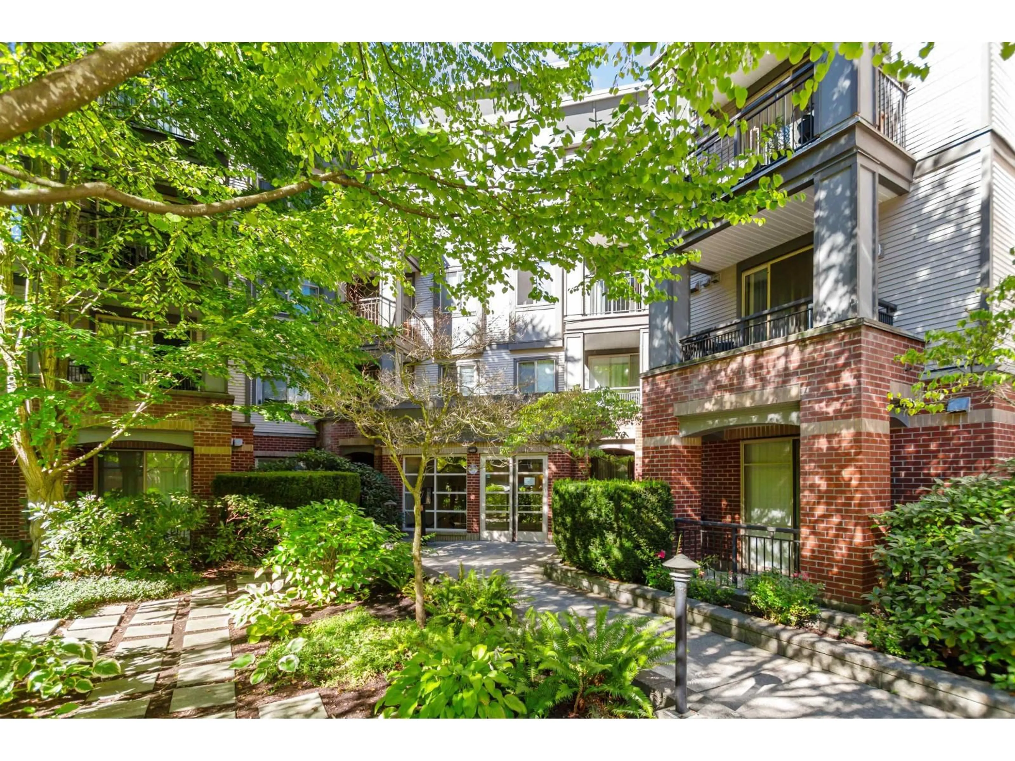Unknown for 301 - 10499 UNIVERSITY DRIVE, Surrey British Columbia V3T0A4