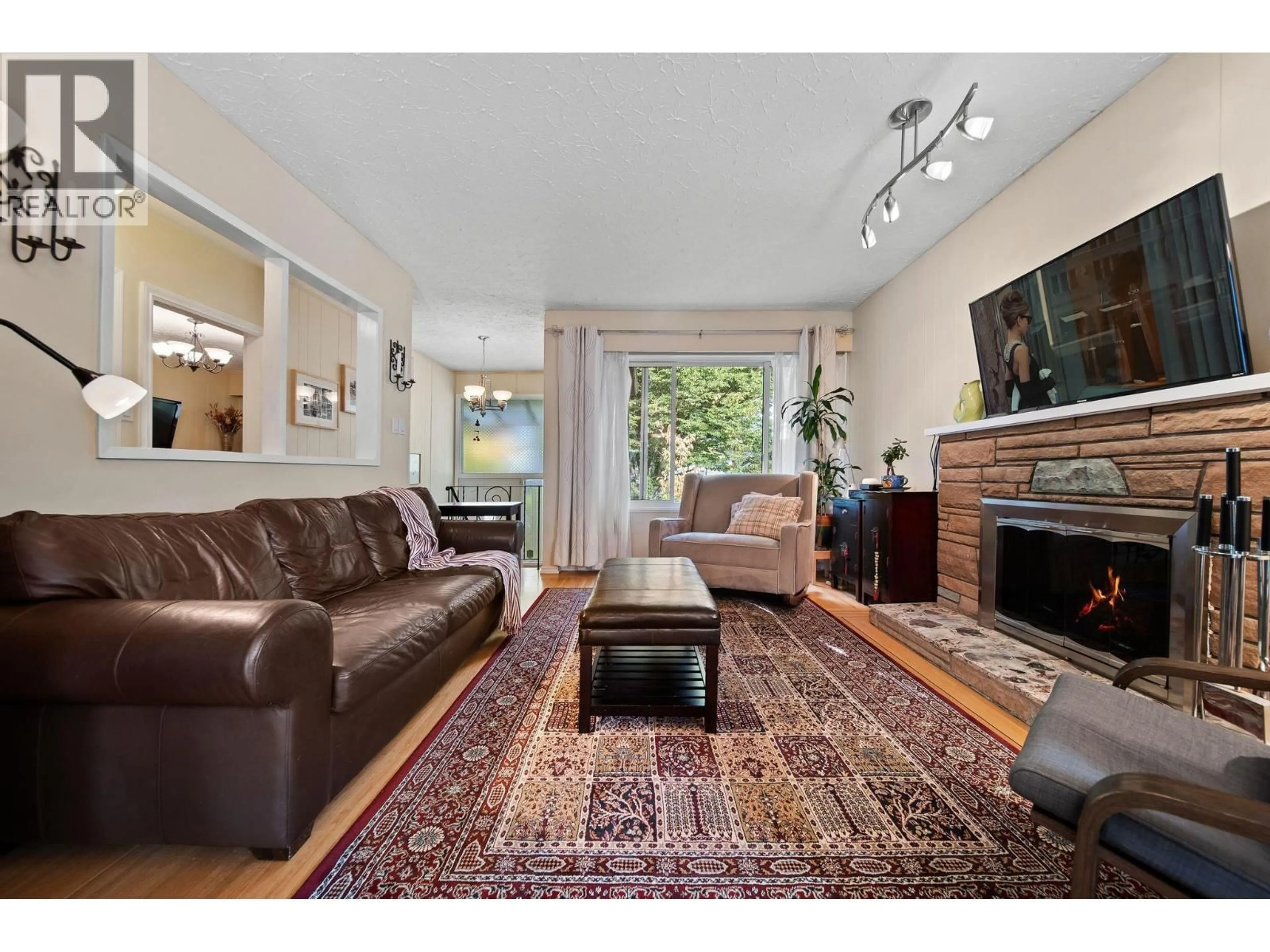 Living room with furniture, unknown for 6459 DUMFRIES STREET, Vancouver British Columbia V5P3B5