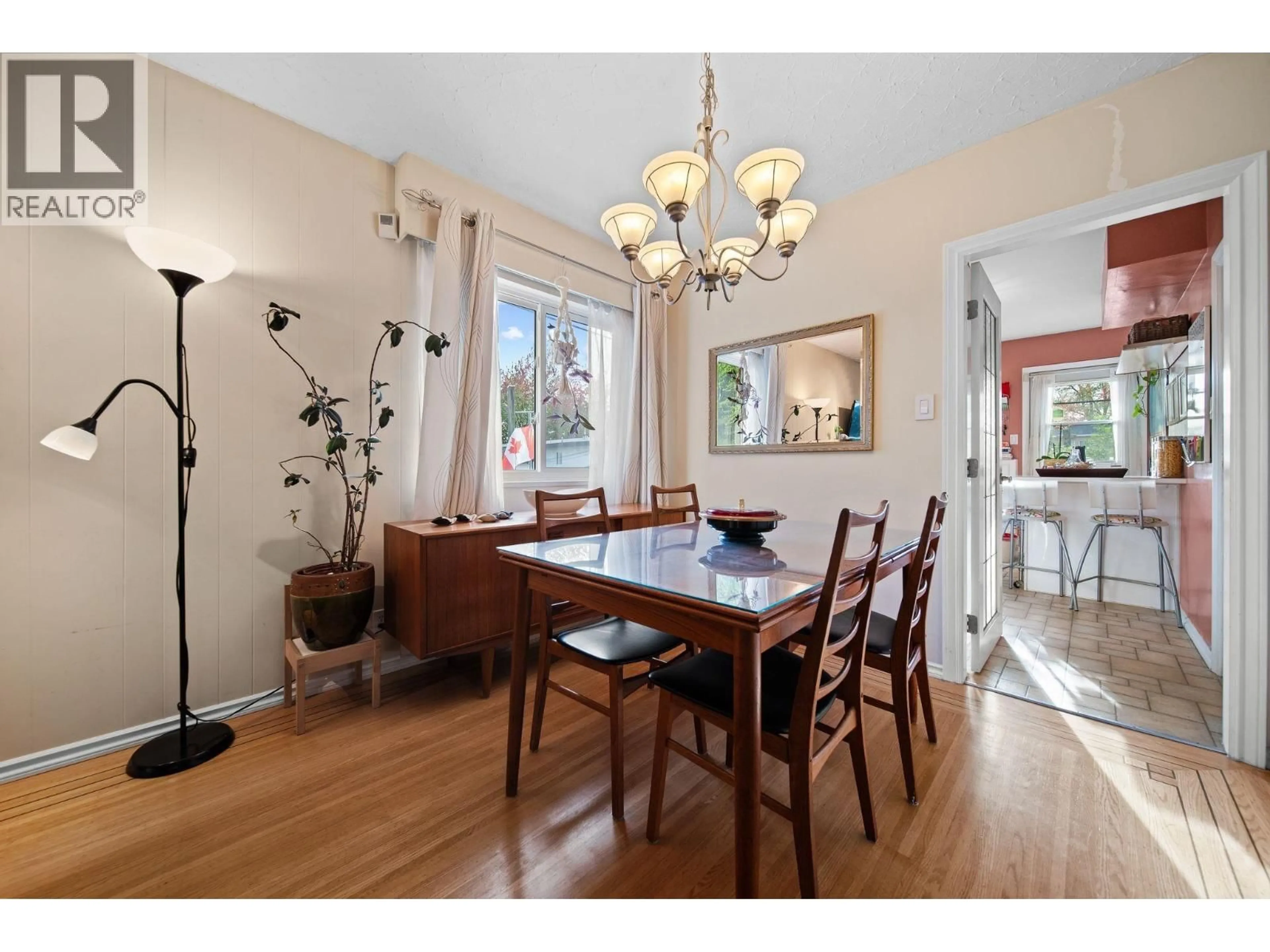 Dining room, wood/laminate floor for 6459 DUMFRIES STREET, Vancouver British Columbia V5P3B5