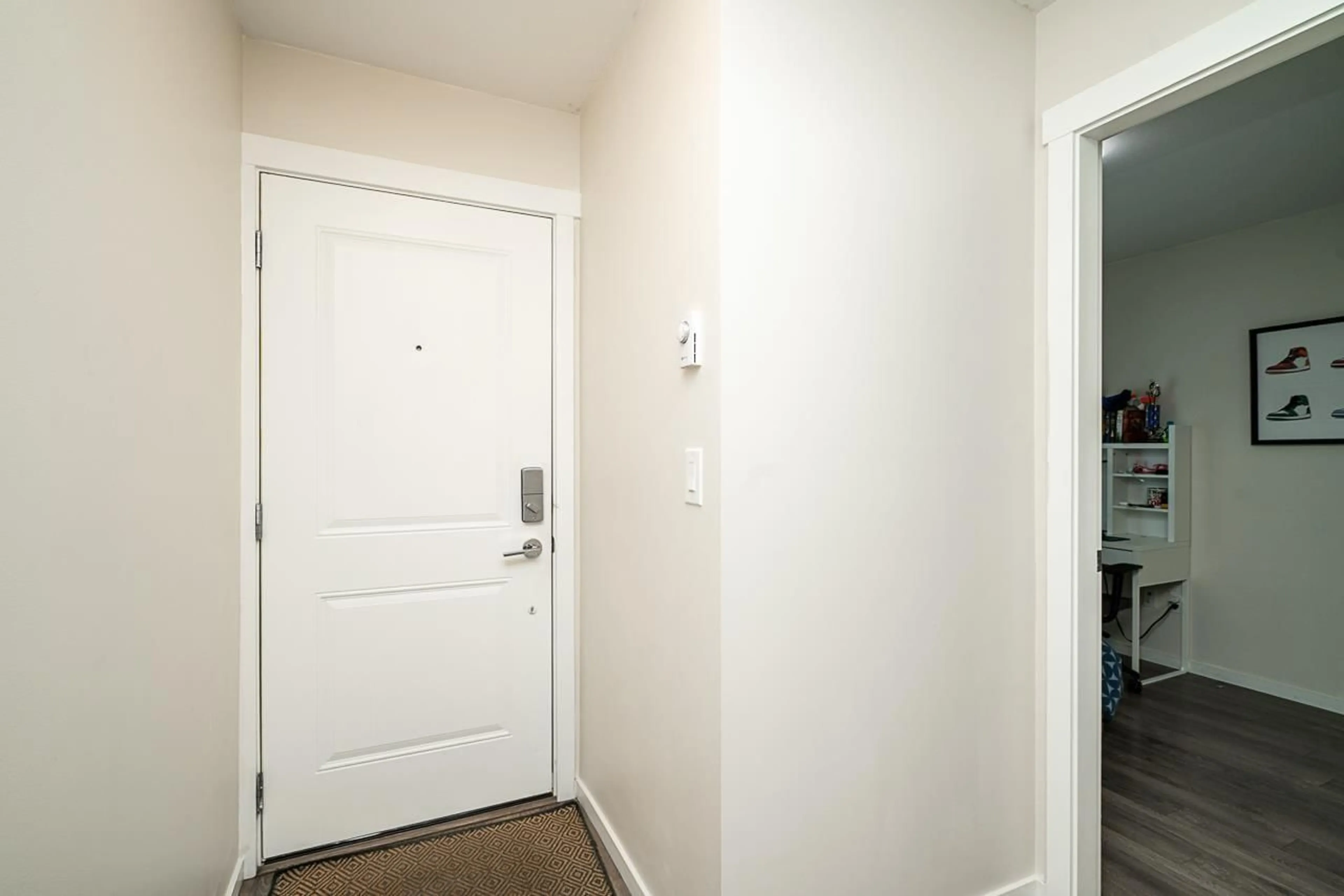 Indoor entryway for 73 - 16678 25 AVENUE, Surrey British Columbia V3Z0Z2