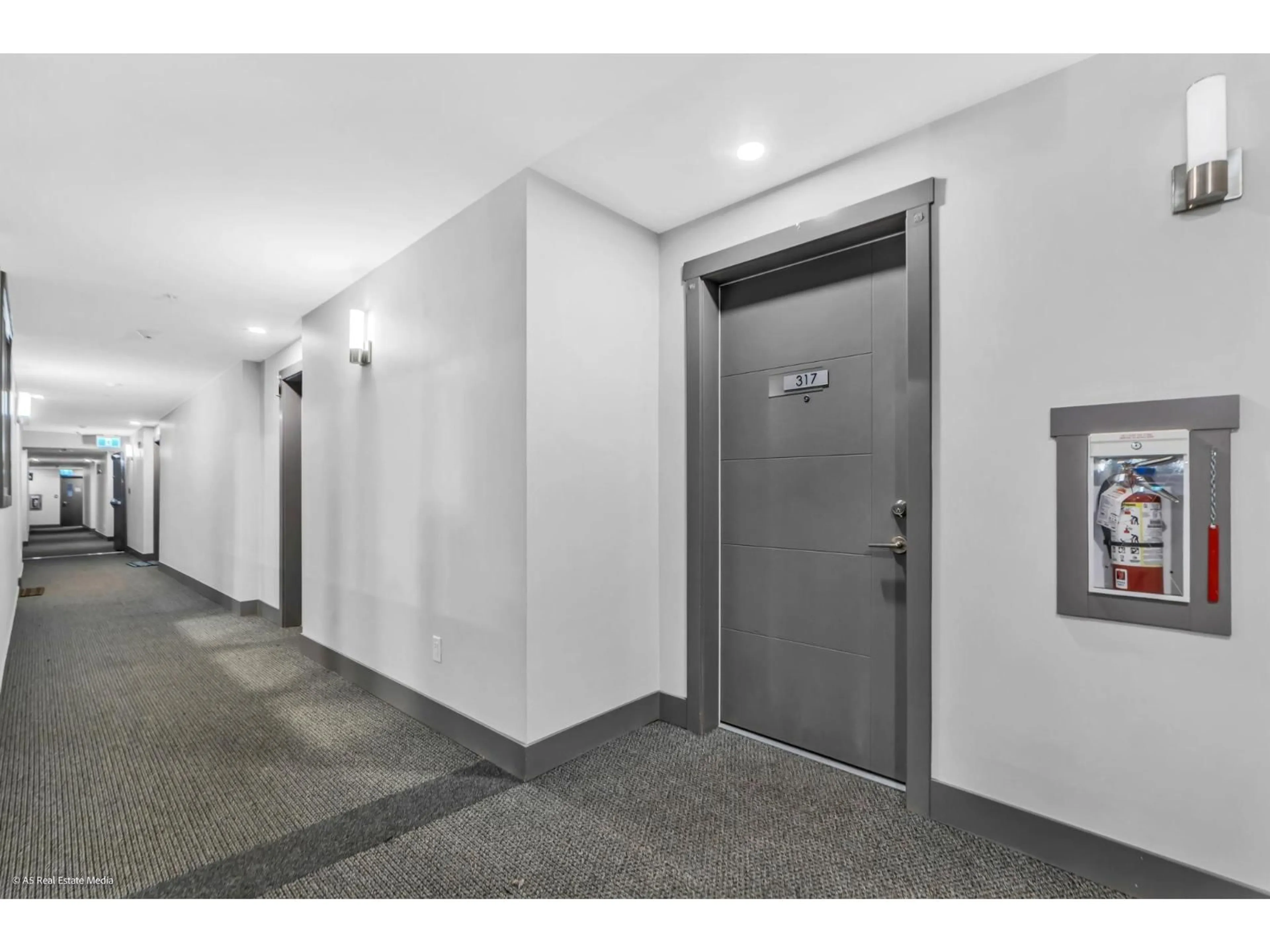 Indoor foyer for 317 - 20696 EASTLEIGH CRESCENT, Langley British Columbia V3A0M3