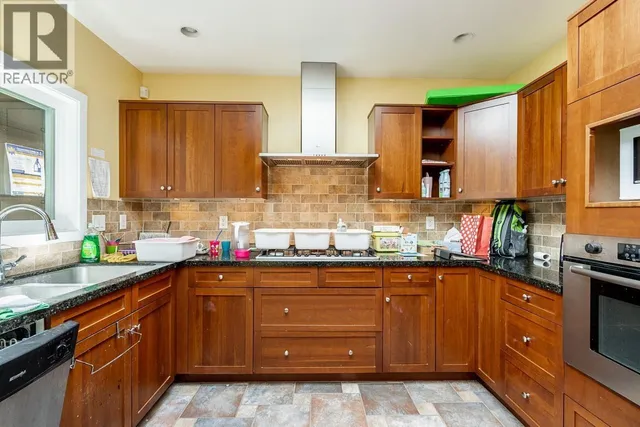 4871 HIGHLAWN DRIVE, Burnaby 5