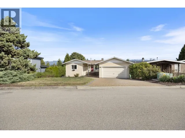 8200 BURNFIELD CRESCENT, Burnaby 3