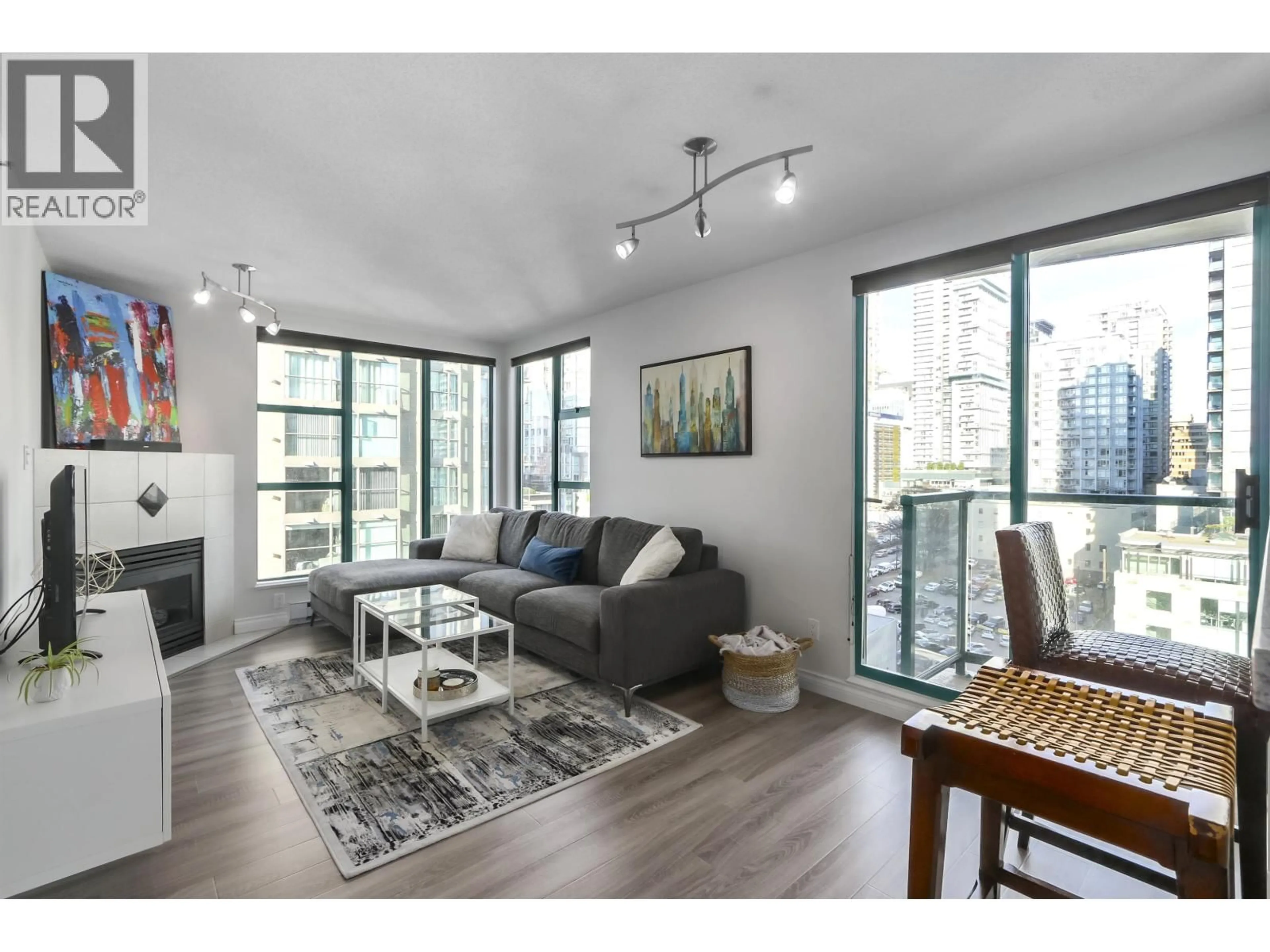 Living room with furniture, wood/laminate floor for 1502 - 939 HOMER STREET, Vancouver British Columbia V6B2W6