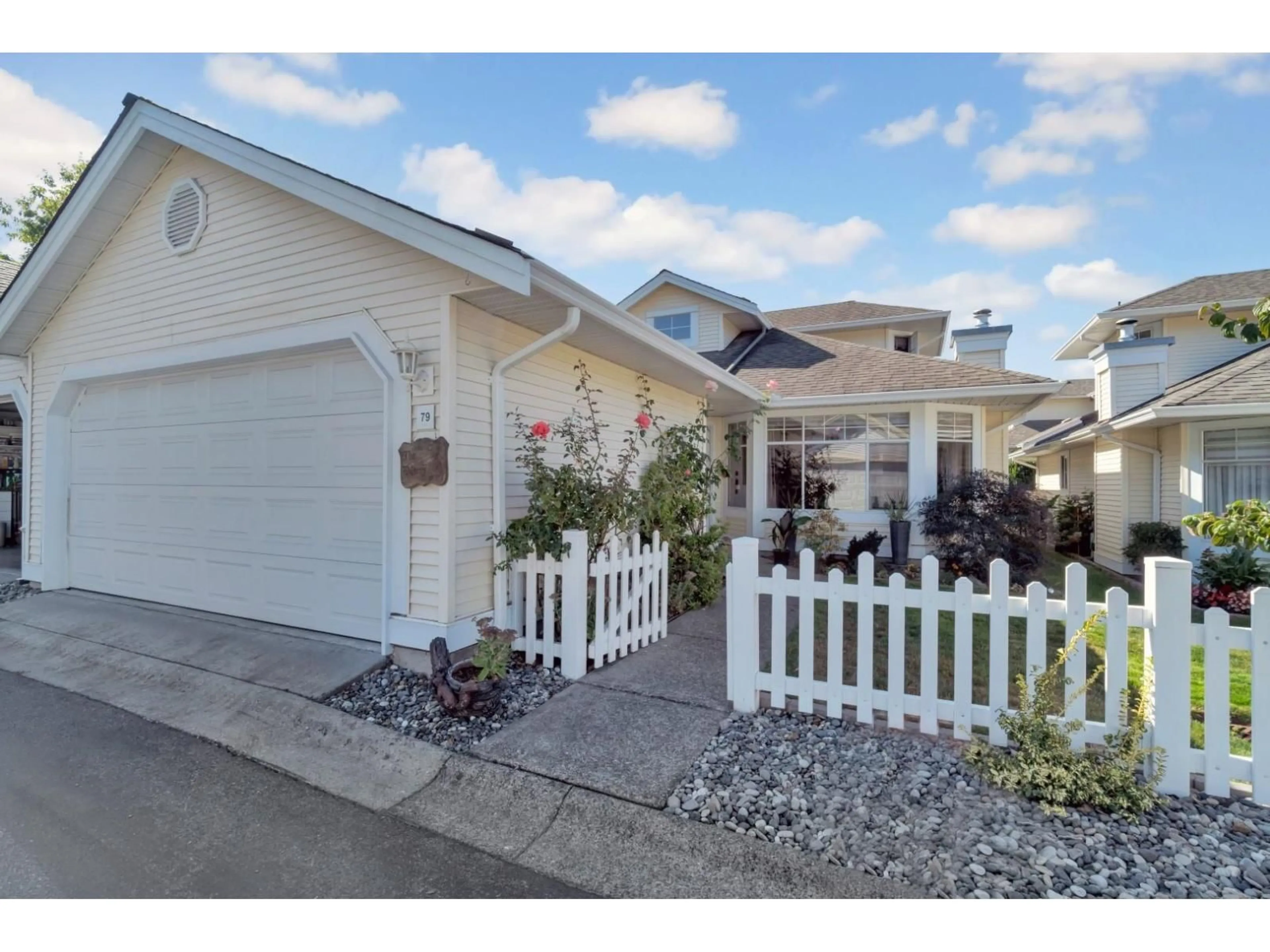 Home with vinyl exterior material, street for 79 - 9208 208 STREET, Langley British Columbia V1M2M9