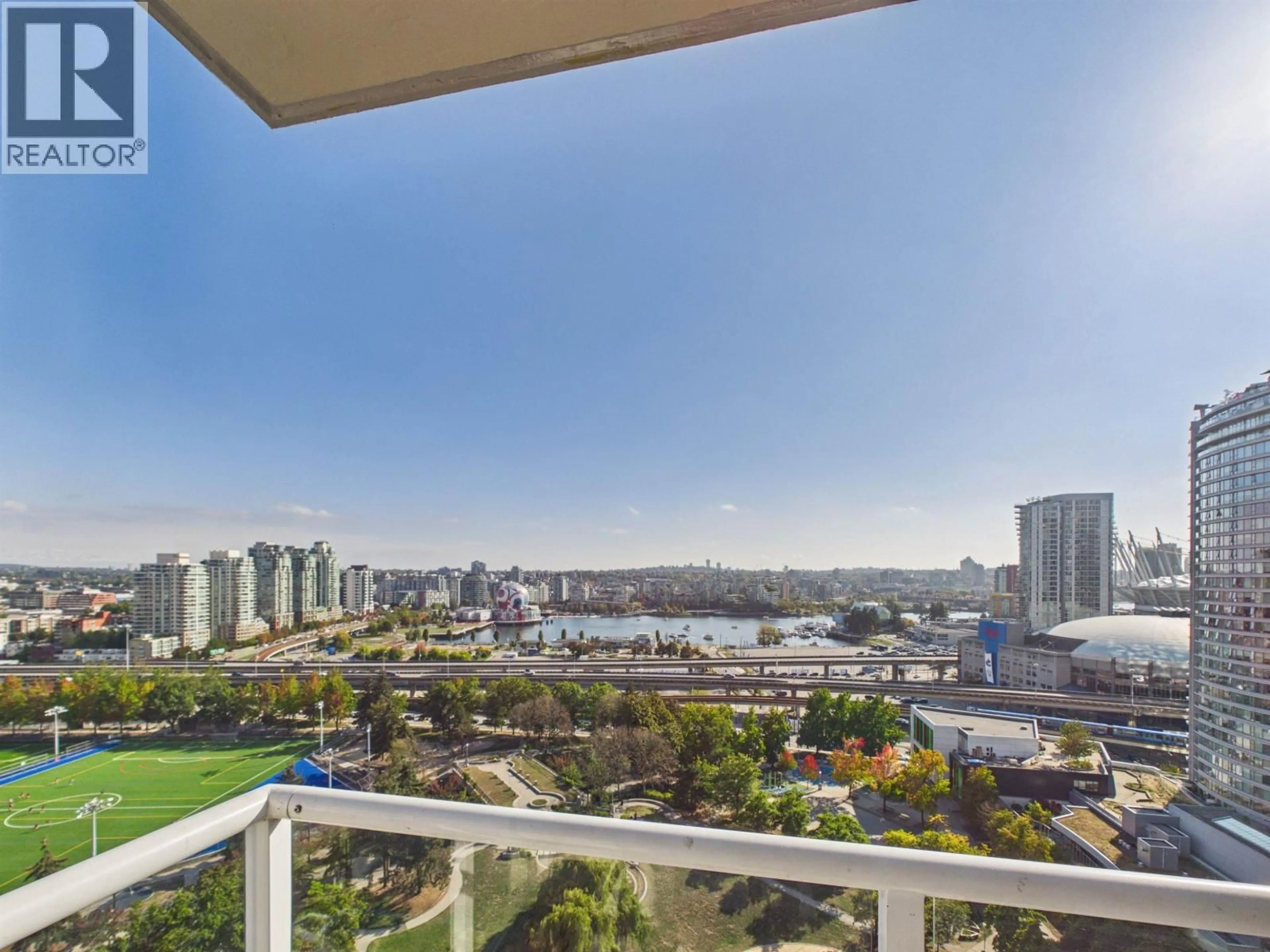 Balcony in the apartment, water/lake/river/ocean view for 2208 - 550 TAYLOR STREET, Vancouver British Columbia V6B1R1