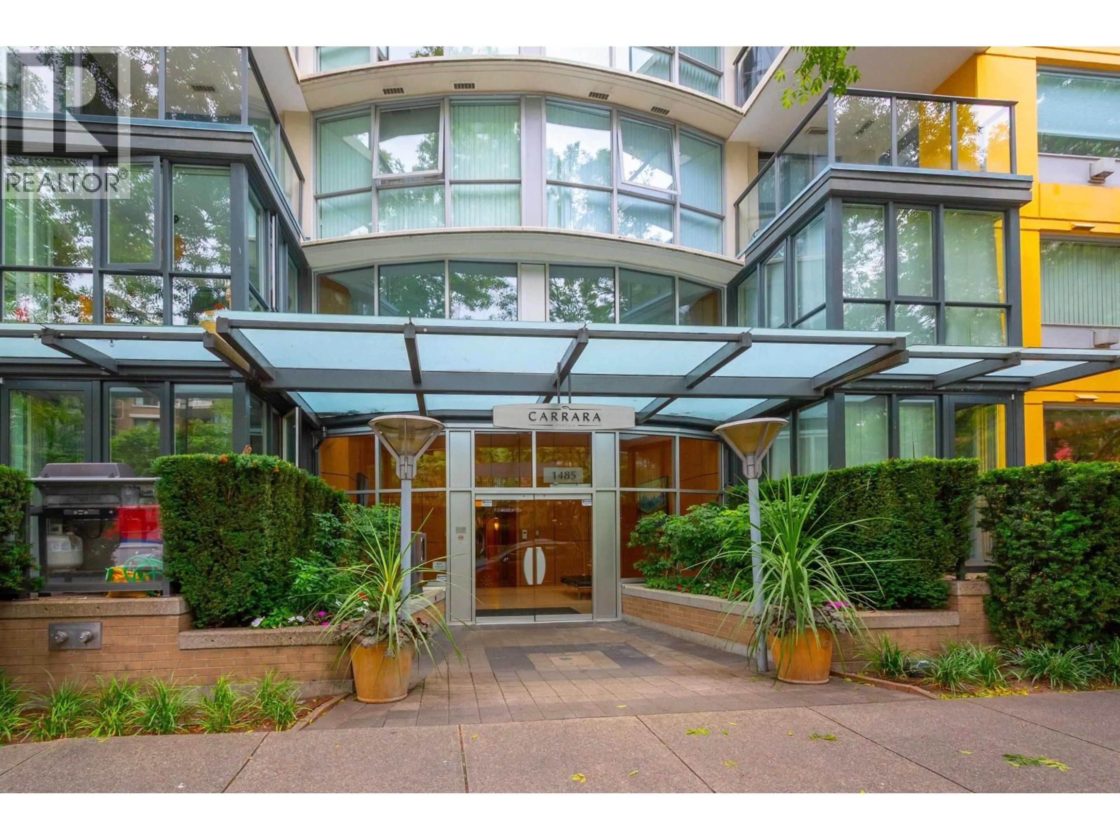 Indoor foyer for 401 - 1485 6TH AVENUE, Vancouver British Columbia V6H4G1