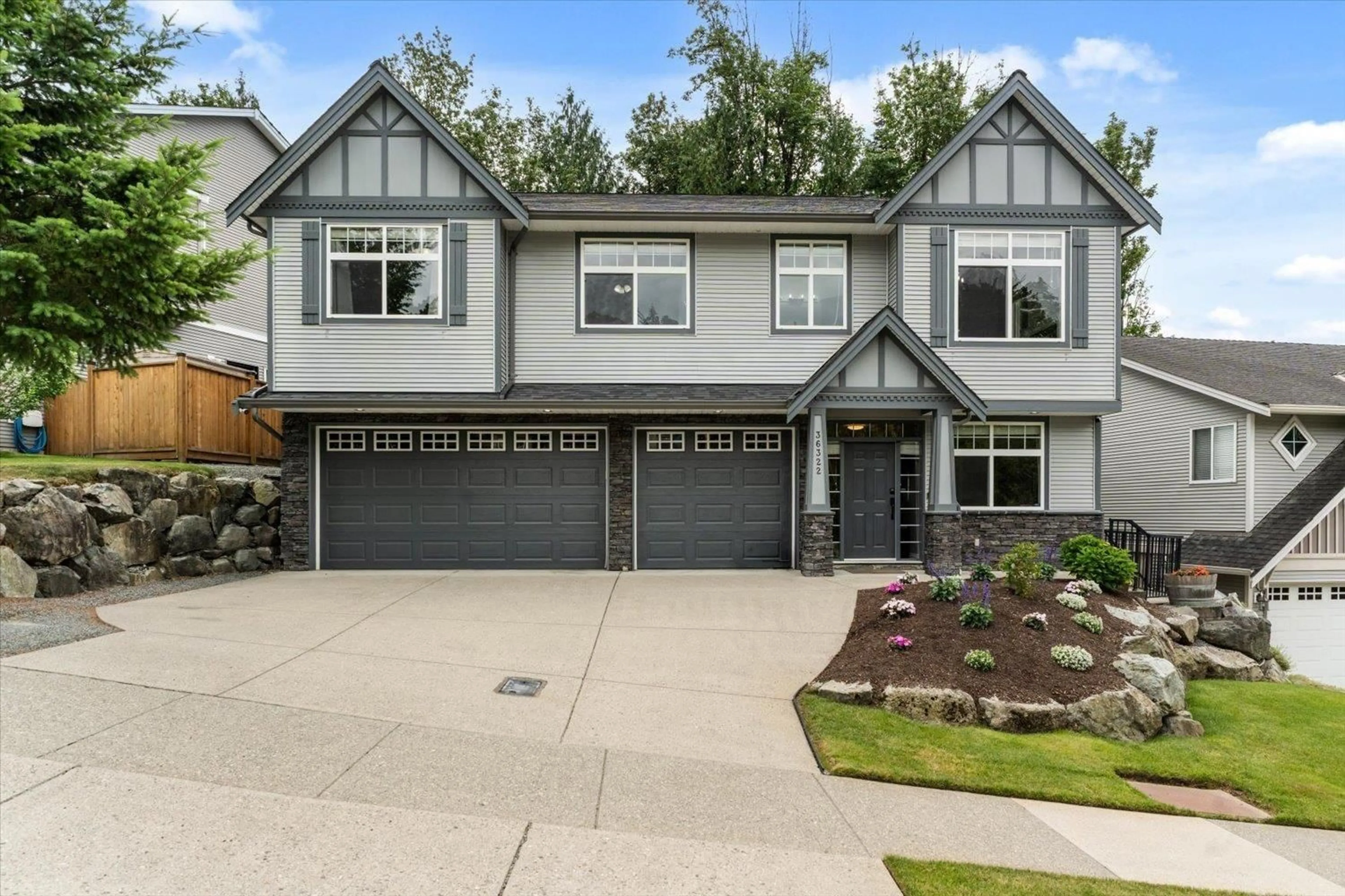 Home with vinyl exterior material, street for 36322 WESTMINSTER DRIVE, Abbotsford British Columbia V3G3C7