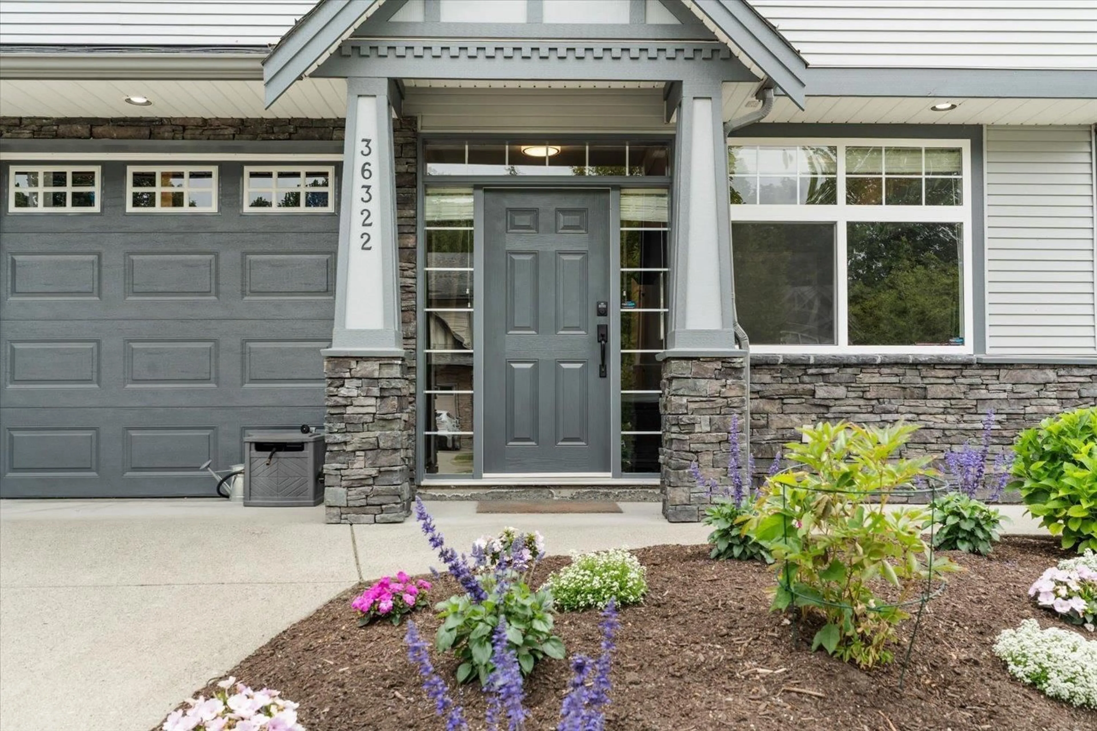 Indoor entryway for 36322 WESTMINSTER DRIVE, Abbotsford British Columbia V3G3C7